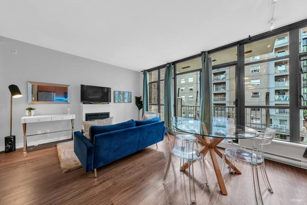 Lovely 2-Bedrooms Downtown suite Free Parking