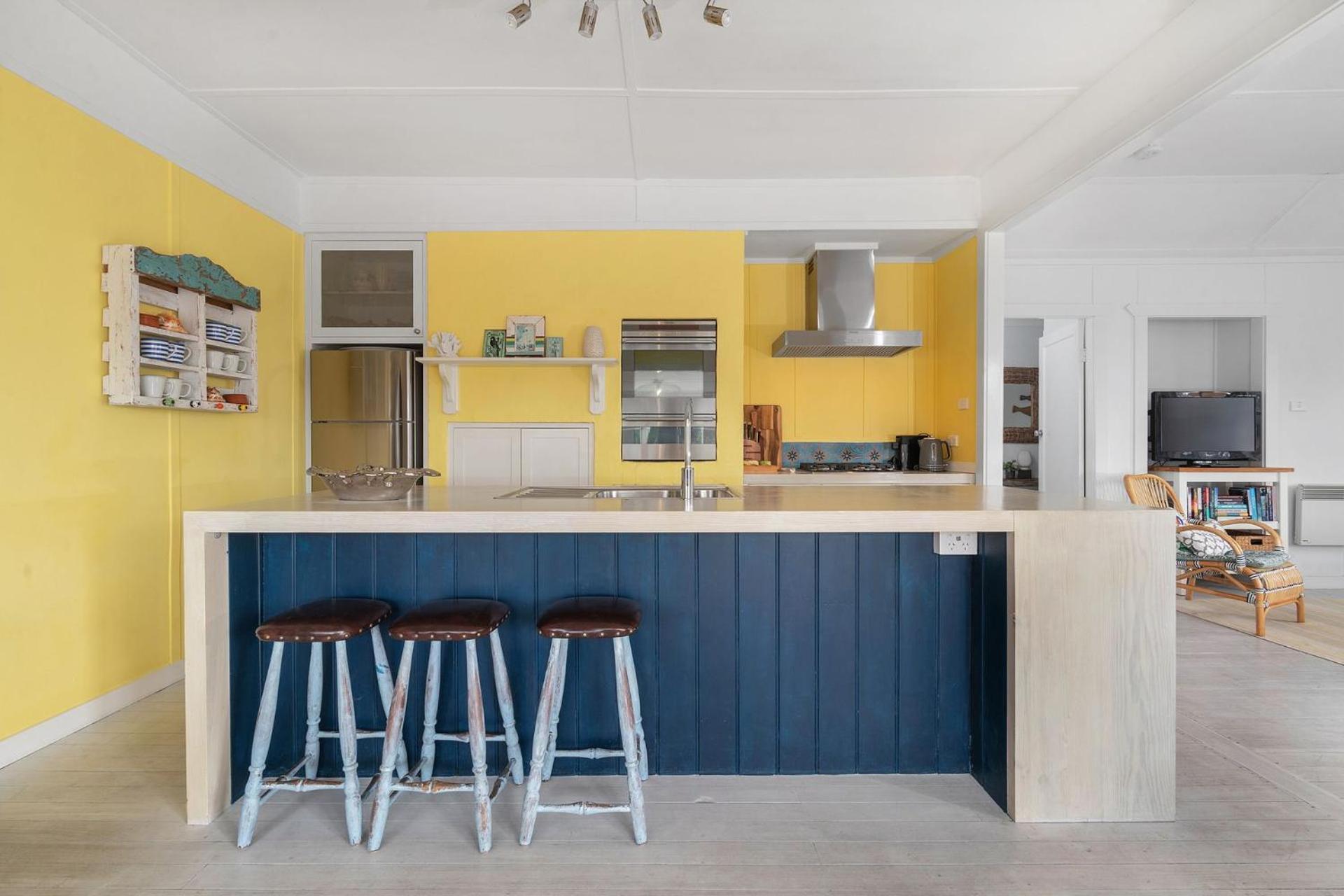 Avalon vintage beachside family getaway