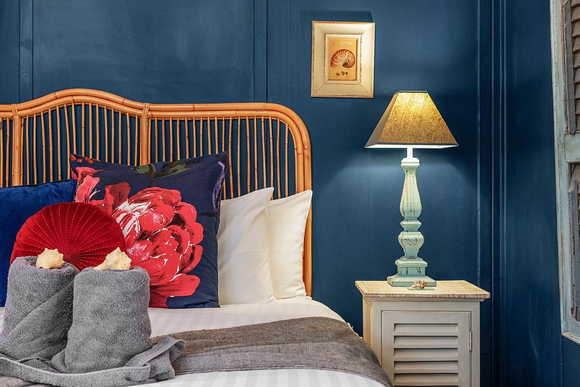 Avalon vintage beachside family getaway