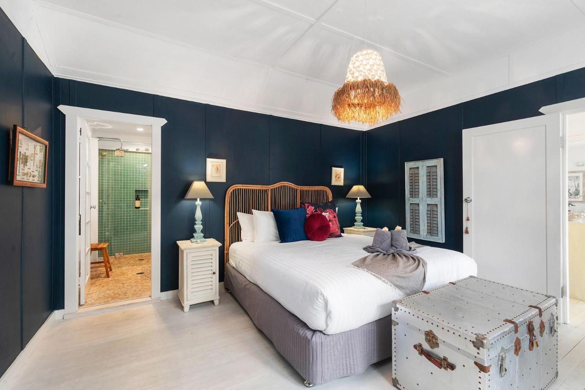 Avalon vintage beachside family getaway