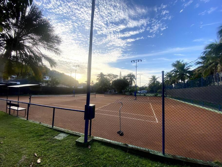 Apto 1 quarto Wembley Tenis a 100 metros da praia do Toninhas