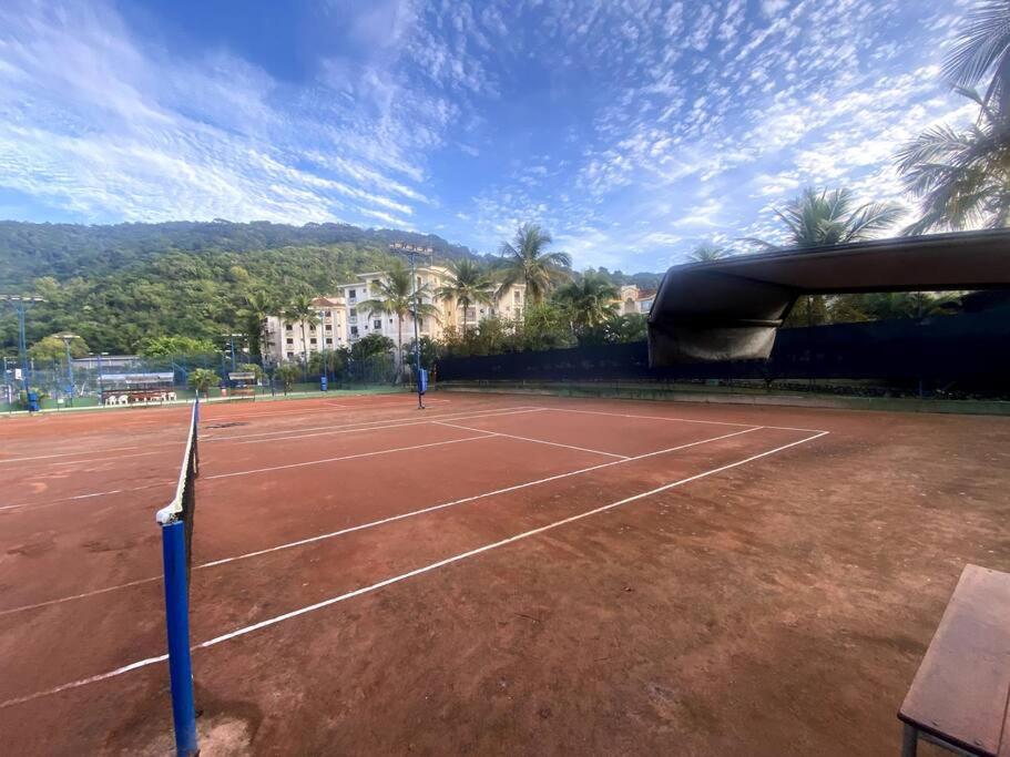 Apto 1 quarto Wembley Tenis a 100 metros da praia do Toninhas