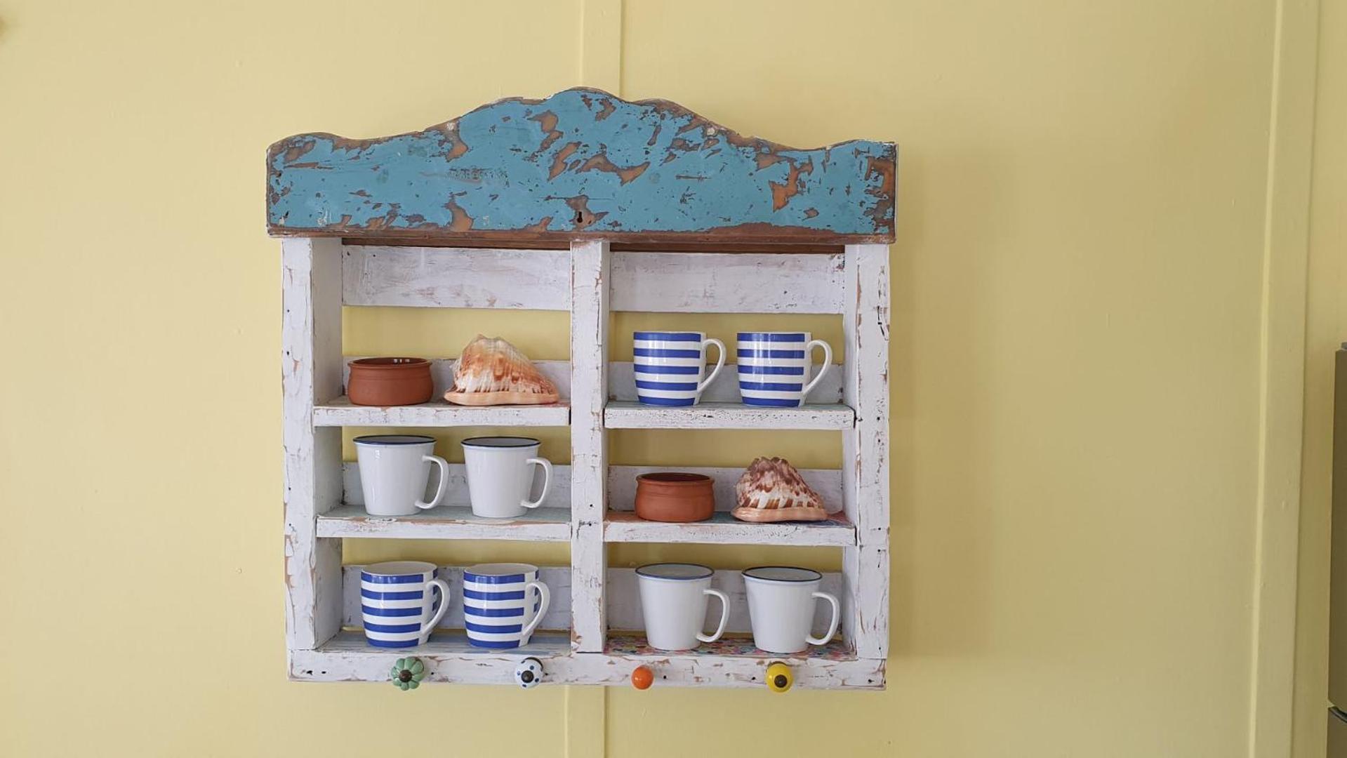 Avalon vintage beachside family getaway