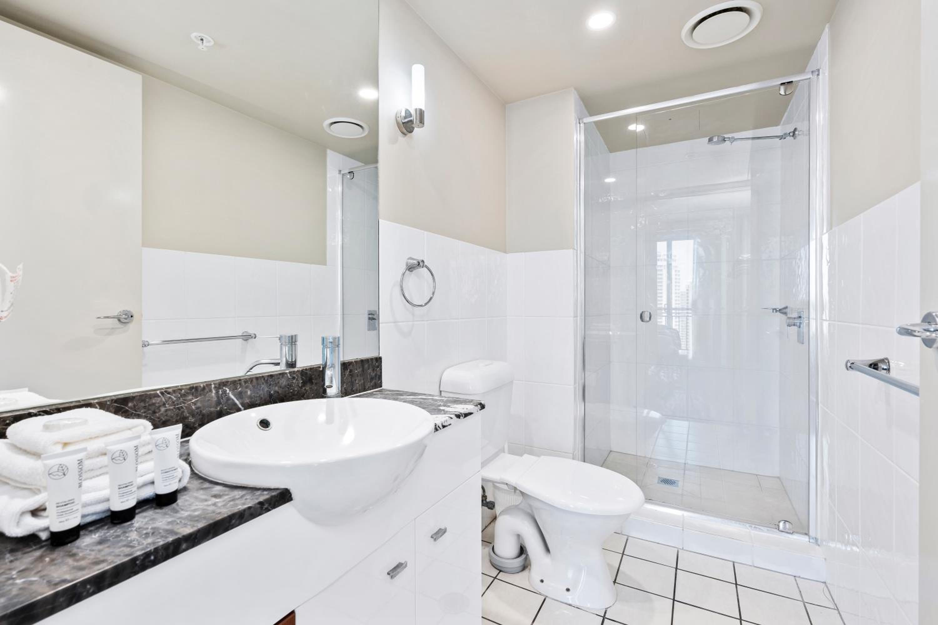 Chevron Renaissance Apartments - Hosted by Wow Stay