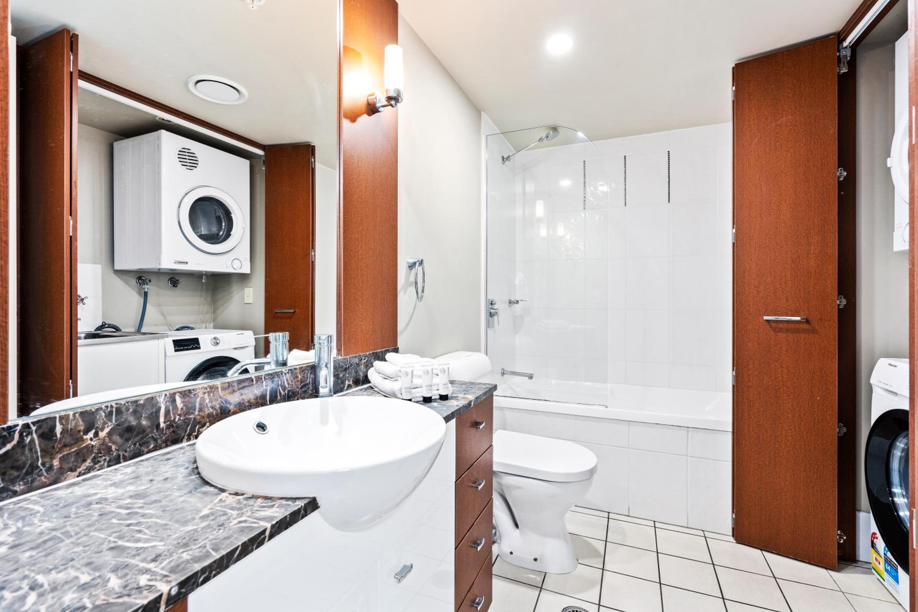Chevron Renaissance Apartments - Hosted by Wow Stay