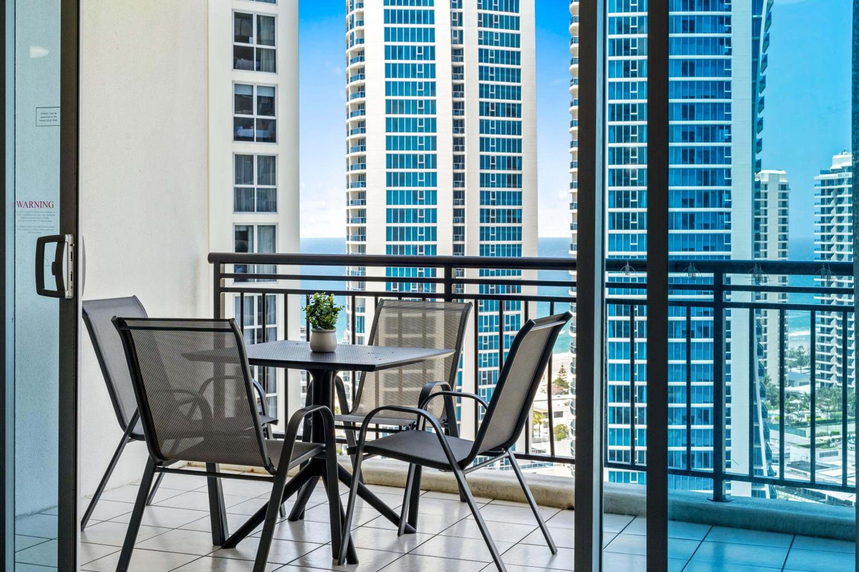 Chevron Renaissance Apartments - Hosted by Wow Stay