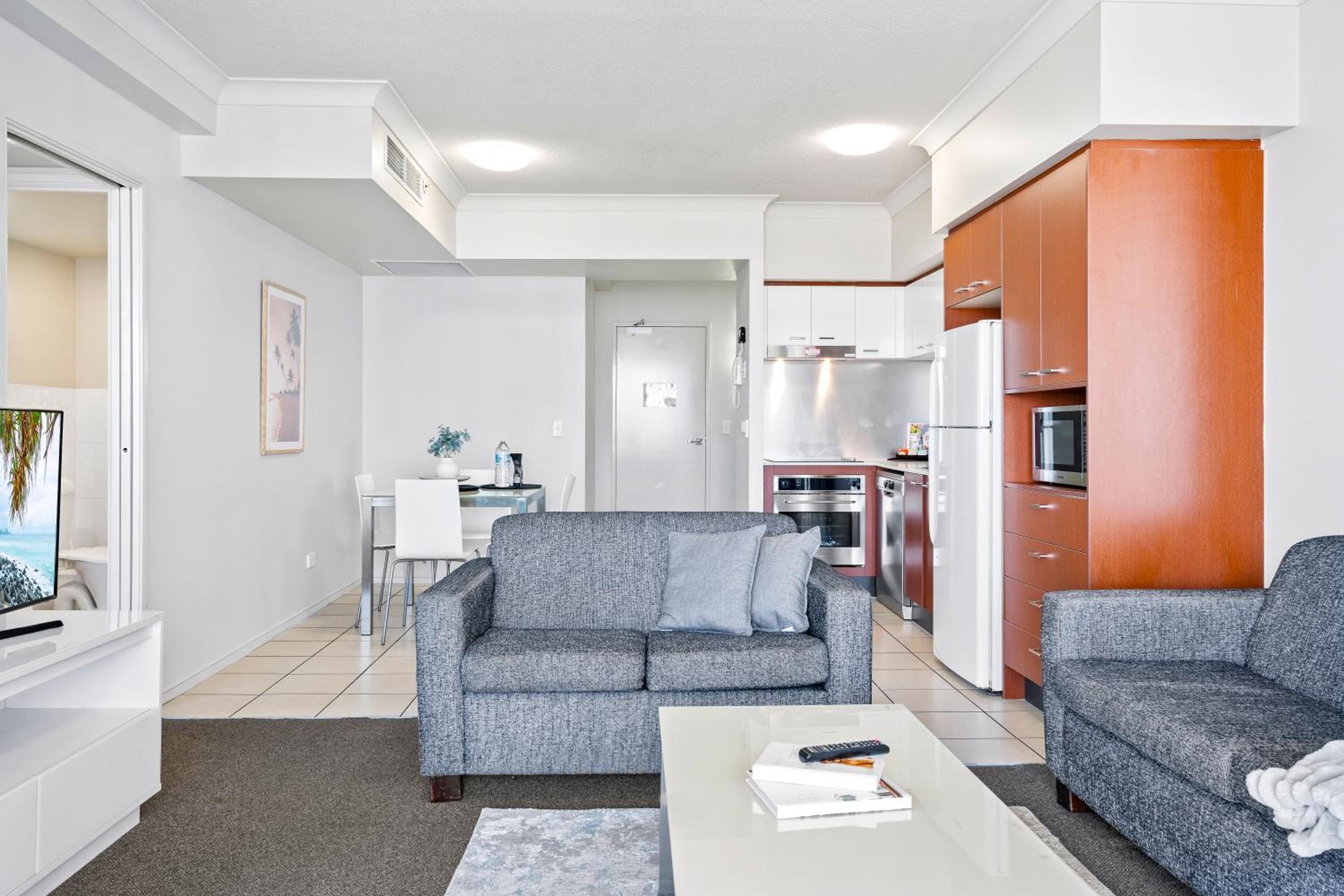 Chevron Renaissance Apartments - Hosted by Wow Stay