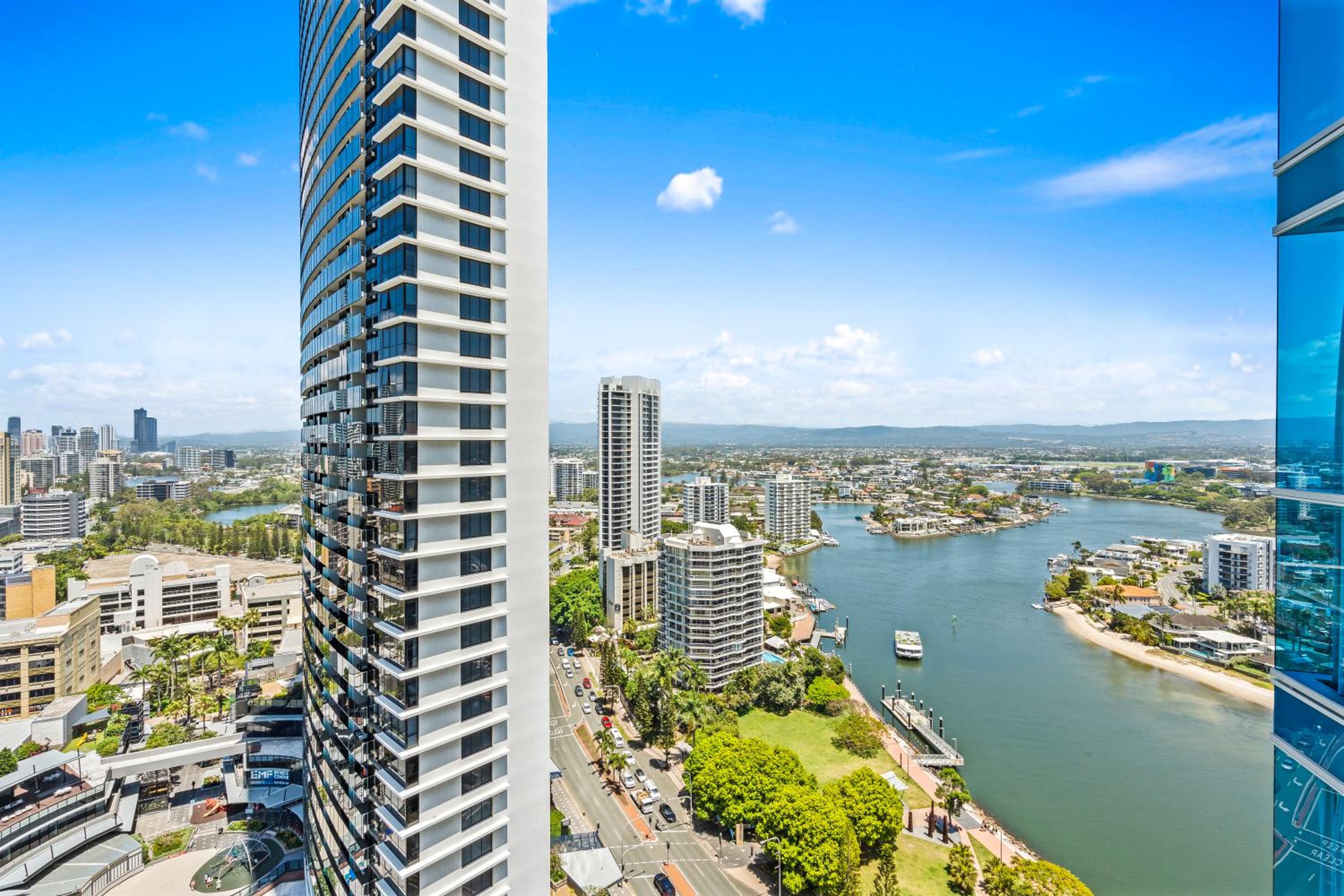 Chevron Renaissance Apartments - Hosted by Wow Stay