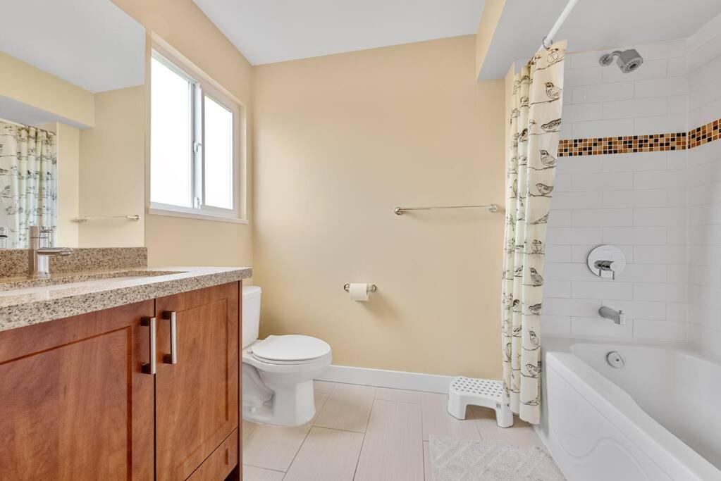 Cozy 3-Bedroom House with 3 Bathrooms in Richmond