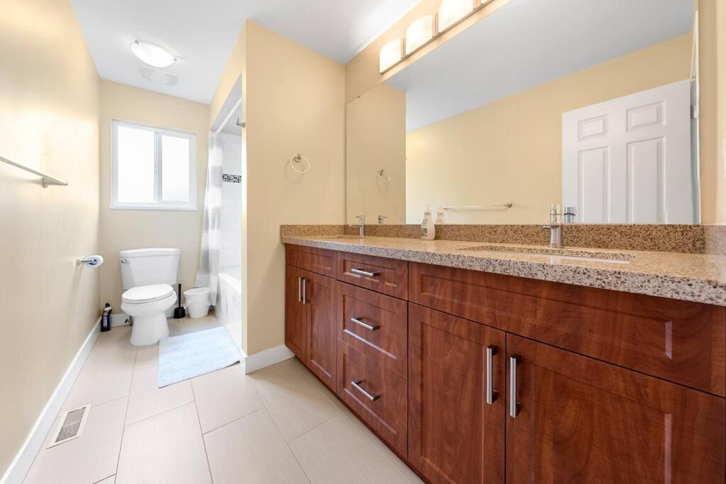Cozy 3-Bedroom House with 3 Bathrooms in Richmond