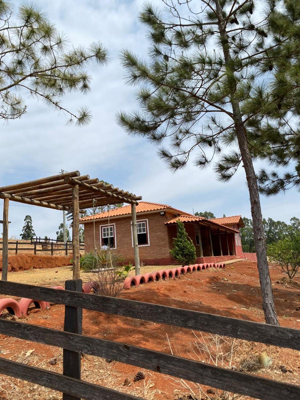Sítio com Natureza , piscina e campo de areia em Cruzília