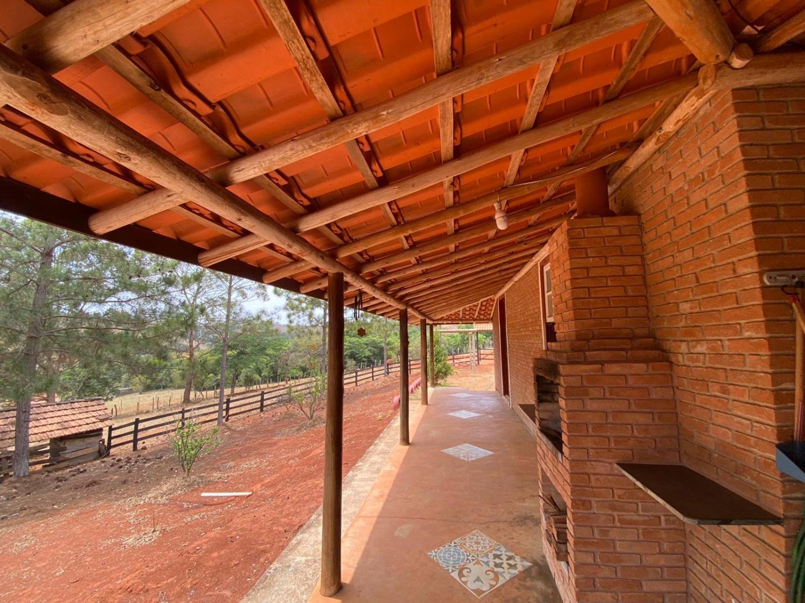 Sítio com Natureza , piscina e campo de areia em Cruzília