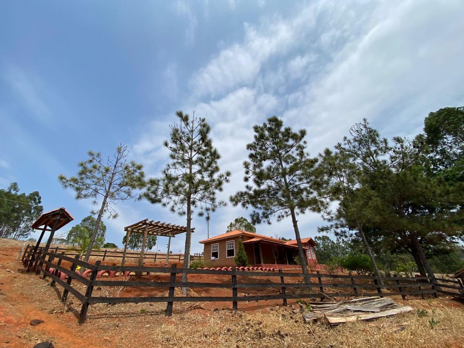 Sítio com Natureza , piscina e campo de areia em Cruzília