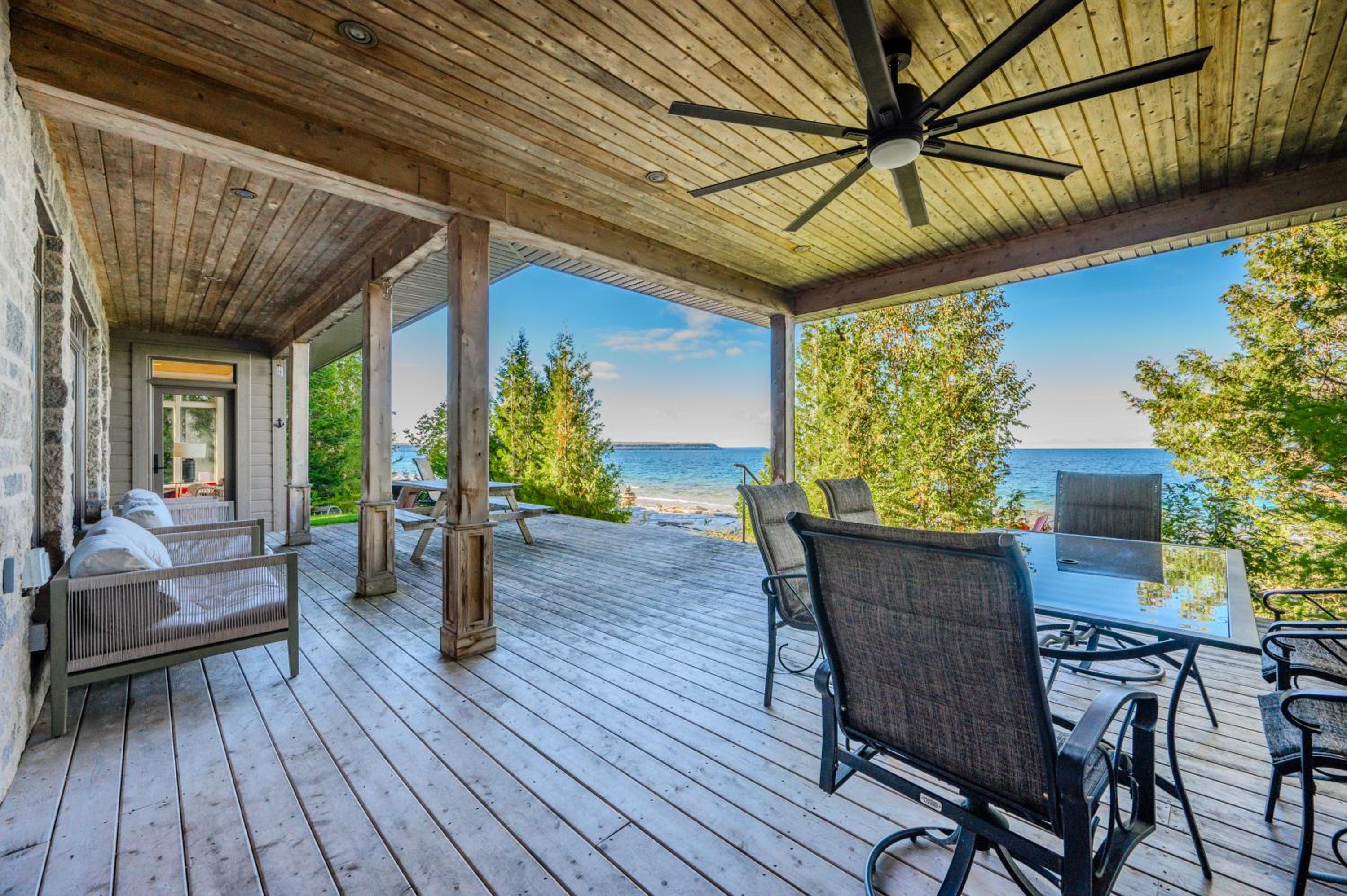 Michael's Luxury Cottage on Bruce Trail Starlink