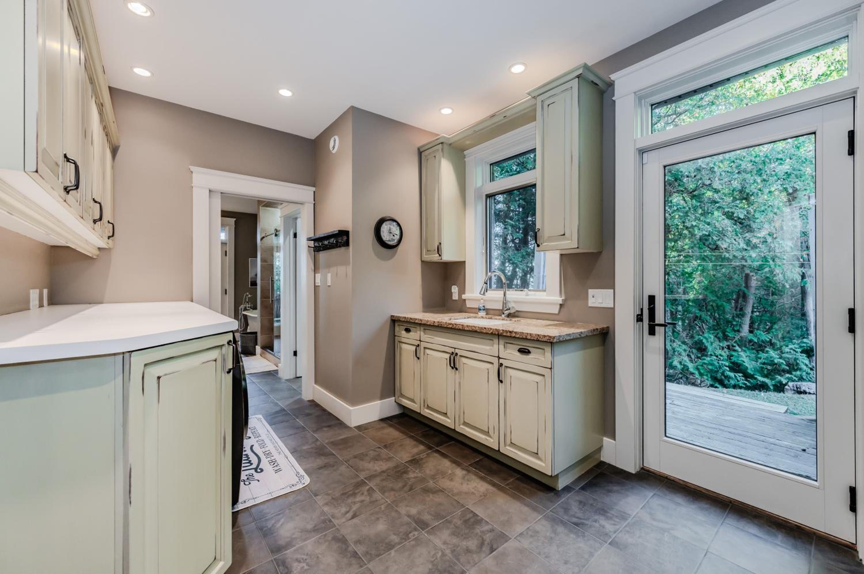 Michael's Luxury Cottage on Bruce Trail Starlink