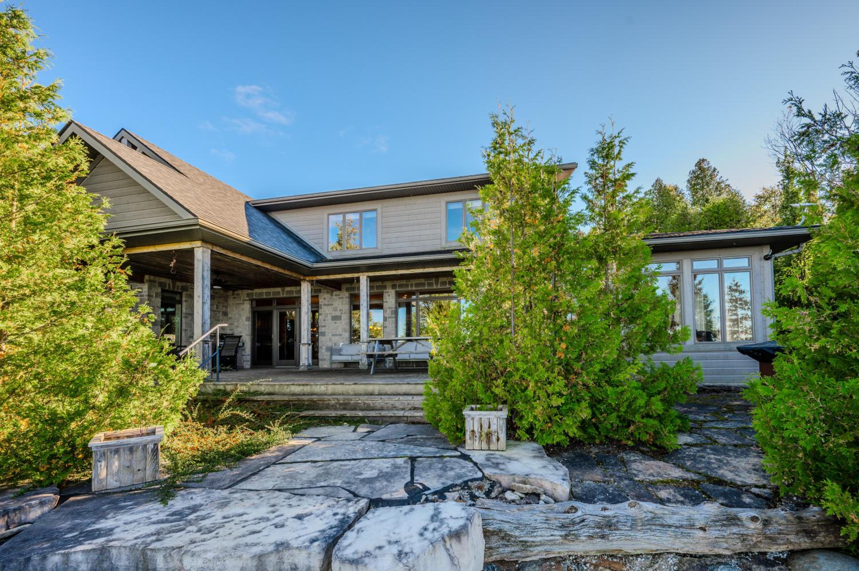 Michael's Luxury Cottage on Bruce Trail Starlink