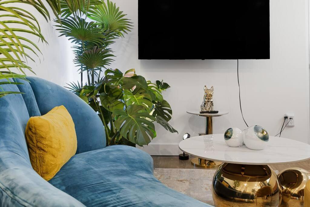 Stylish 2 Bedroom Miami Vibe Suite
