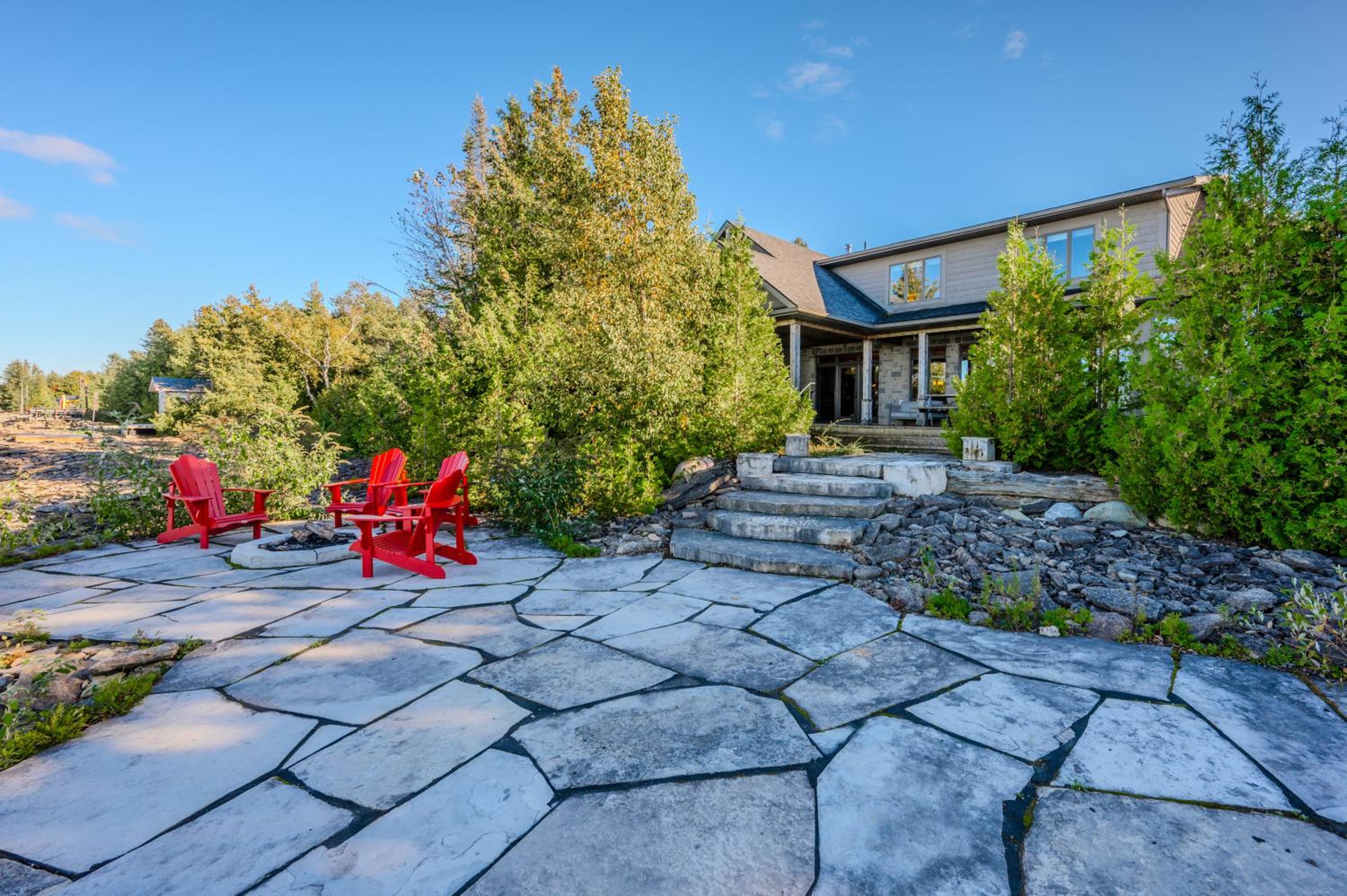 Michael's Luxury Cottage on Bruce Trail Starlink