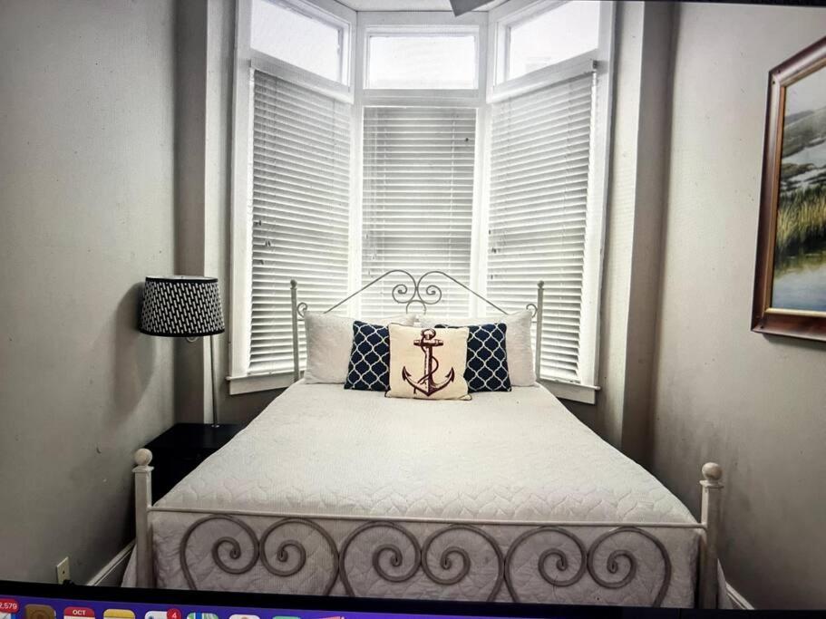 Historic Condo on Savannah's Iconic Jones Street view 4