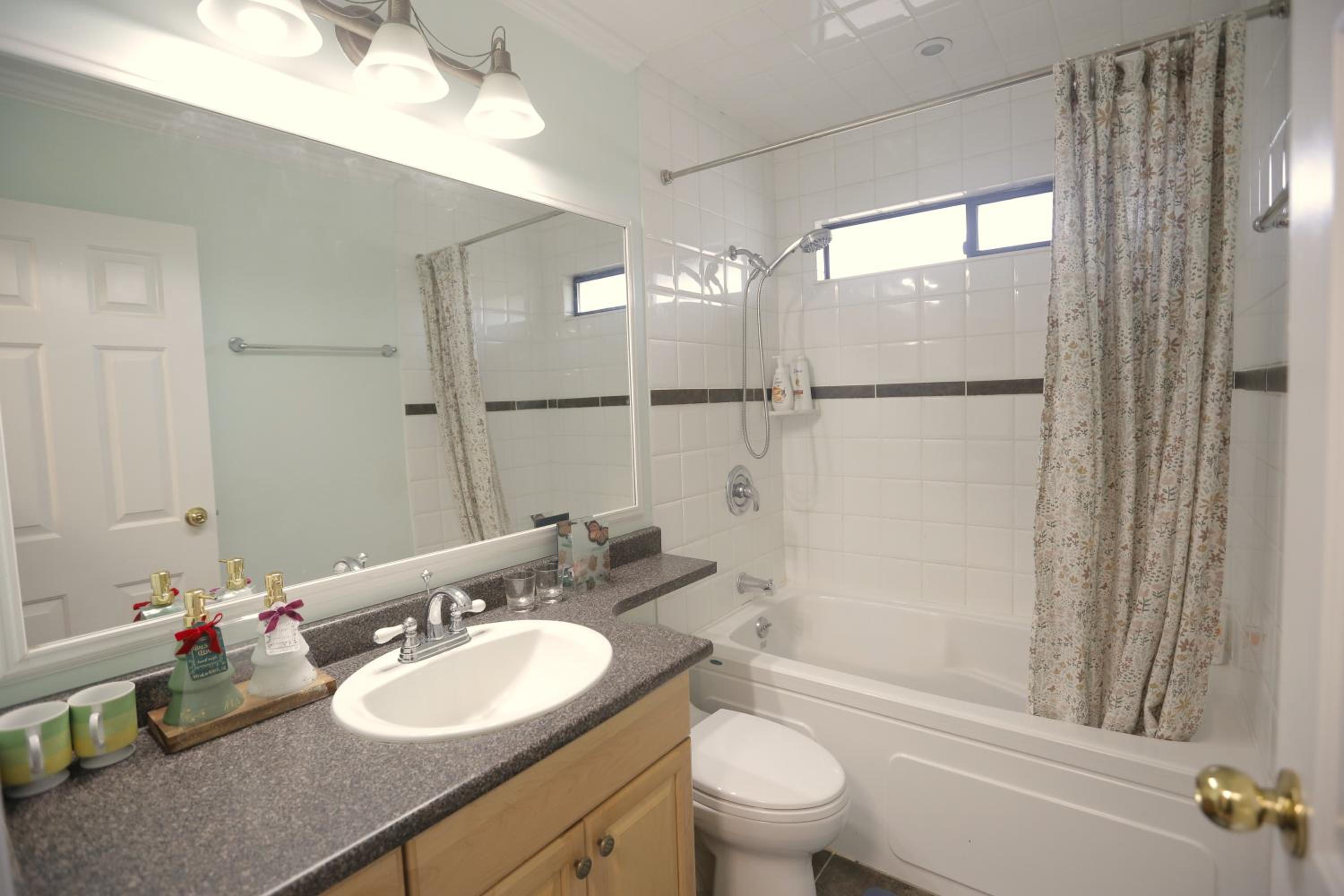 Sweet Home at Sunnyside - Room 2