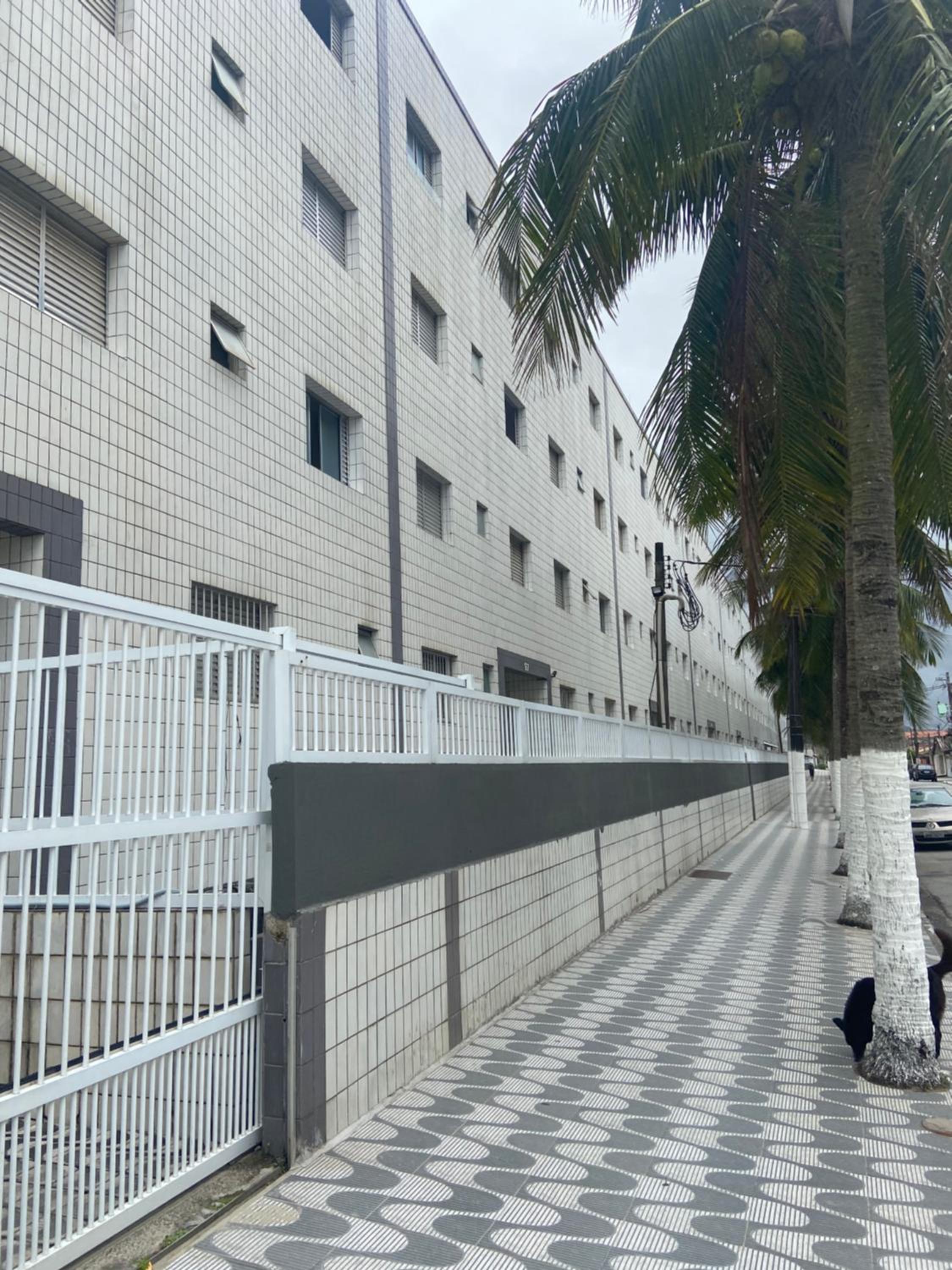 Edifício Malibu- 100 metros da praia-Check-in às 9hs e Check-out às 18hs- Apto com Wi-Fi fibra 600 mega e TV por assinatura com 120 canais