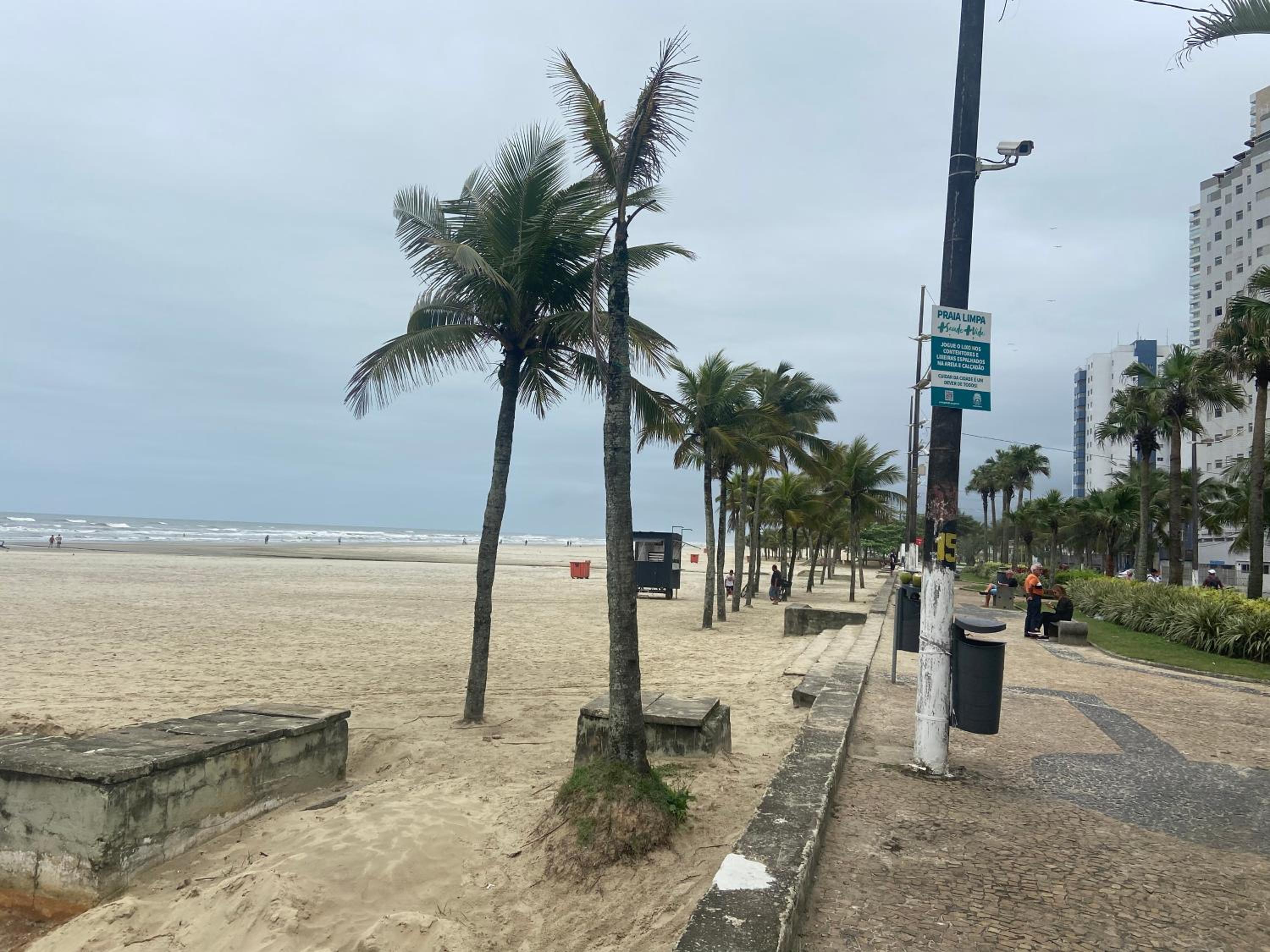 Edifício Malibu- 100 metros da praia-Check-in às 9hs e Check-out às 18hs- Apto com Wi-Fi fibra 600 mega e TV por assinatura com 120 canais