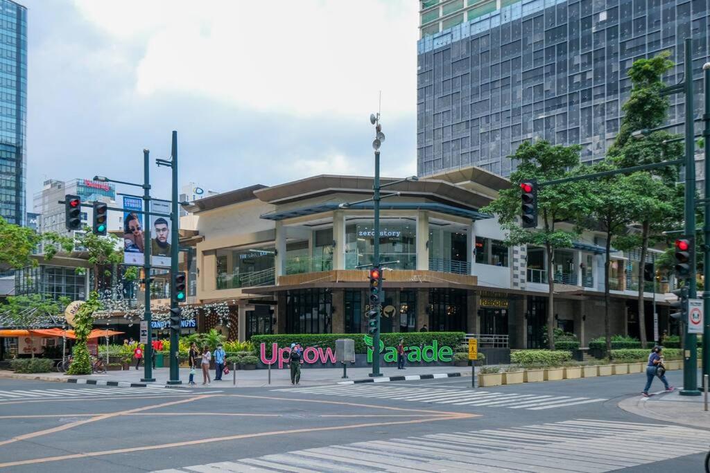 Spacious 3BR Suite in Uptown BGC - Walking Distance to Malls and Restaurants view 3