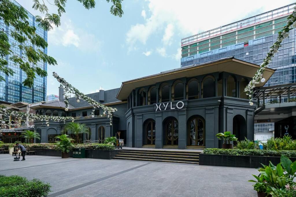 Spacious 3BR Suite in Uptown BGC - Walking Distance to Malls and Restaurants view 5