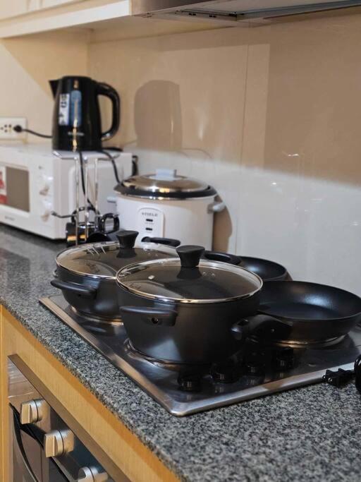 Spacious 3BR Suite in Uptown BGC - Walking Distance to Malls and Restaurants view 2