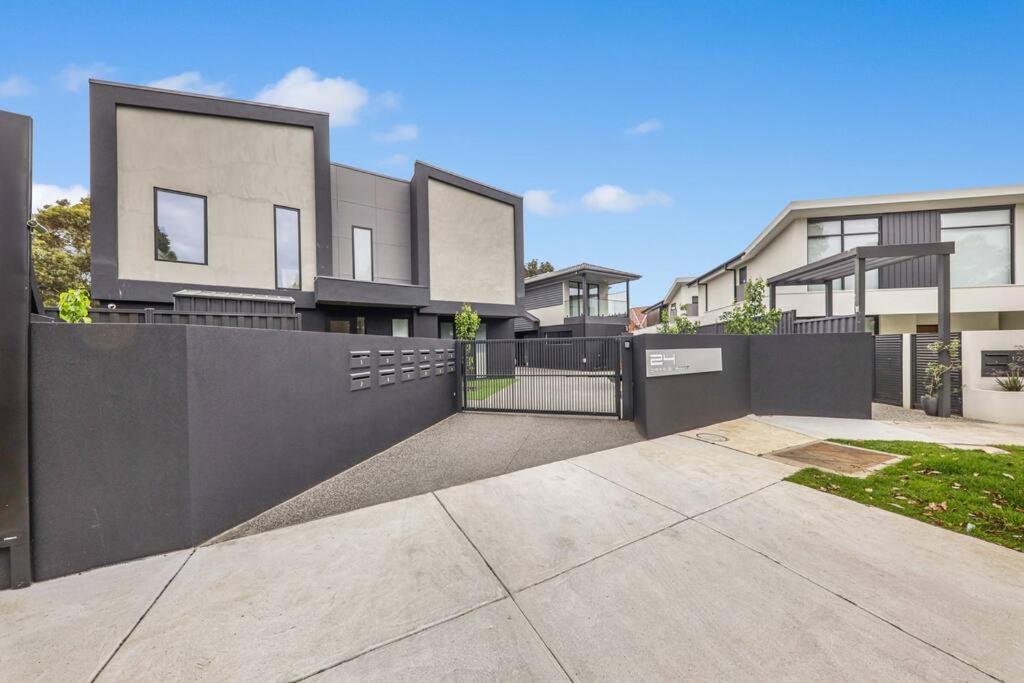 Ned-2B2B-Effortless Bayside Living-Brighton East