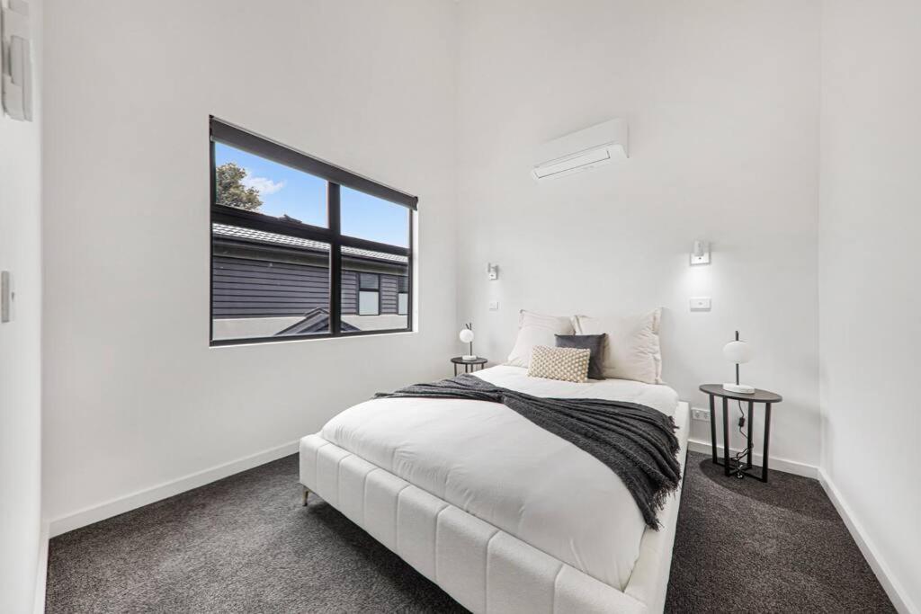 Ned-2B2B-Effortless Bayside Living-Brighton East