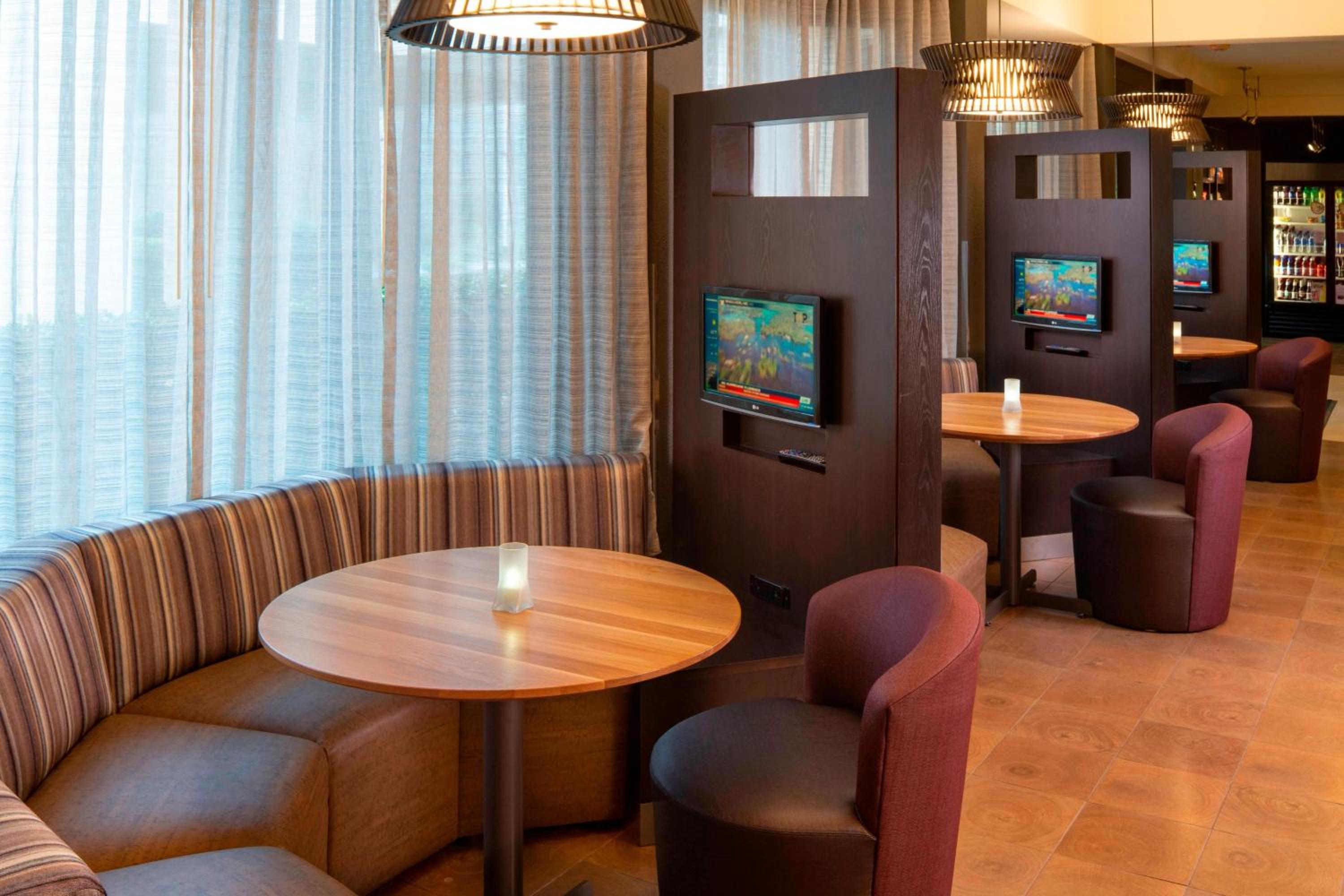 Courtyard by Marriott Nashville Airport - Property Image 1