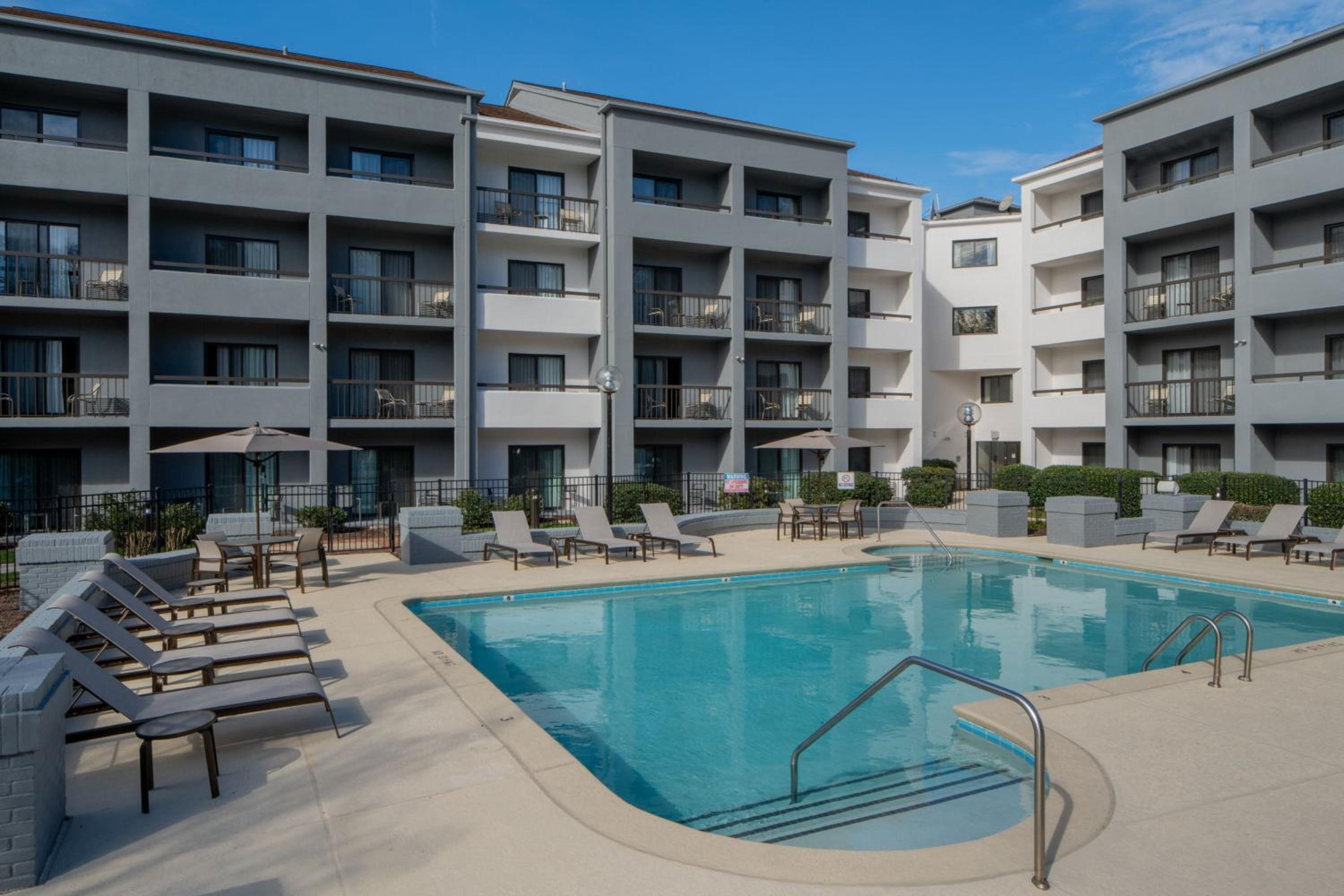 Courtyard by Marriott Nashville Airport - Property Image 7