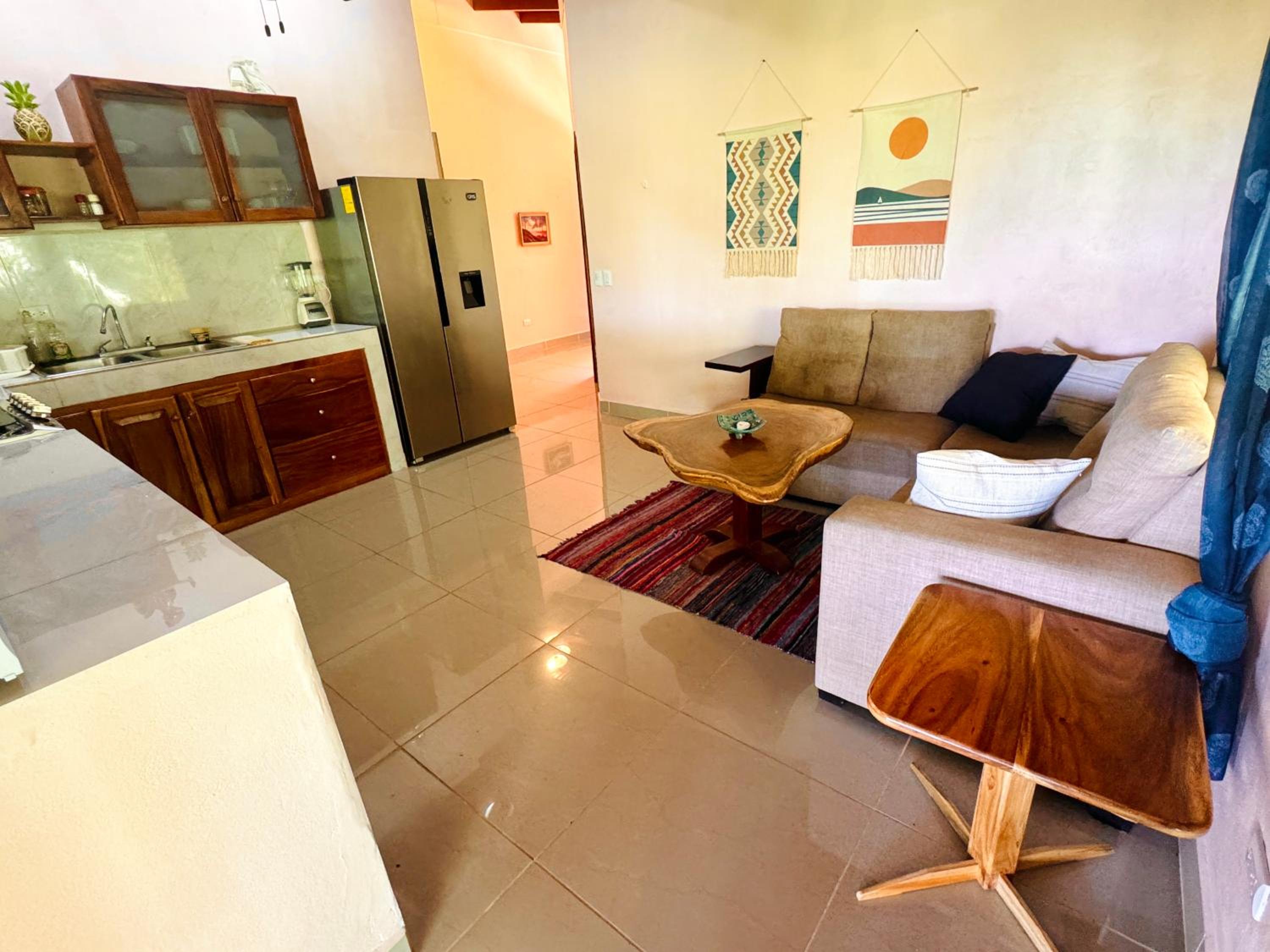 4 Beautiful top unit, pvt deck, GREAT location!