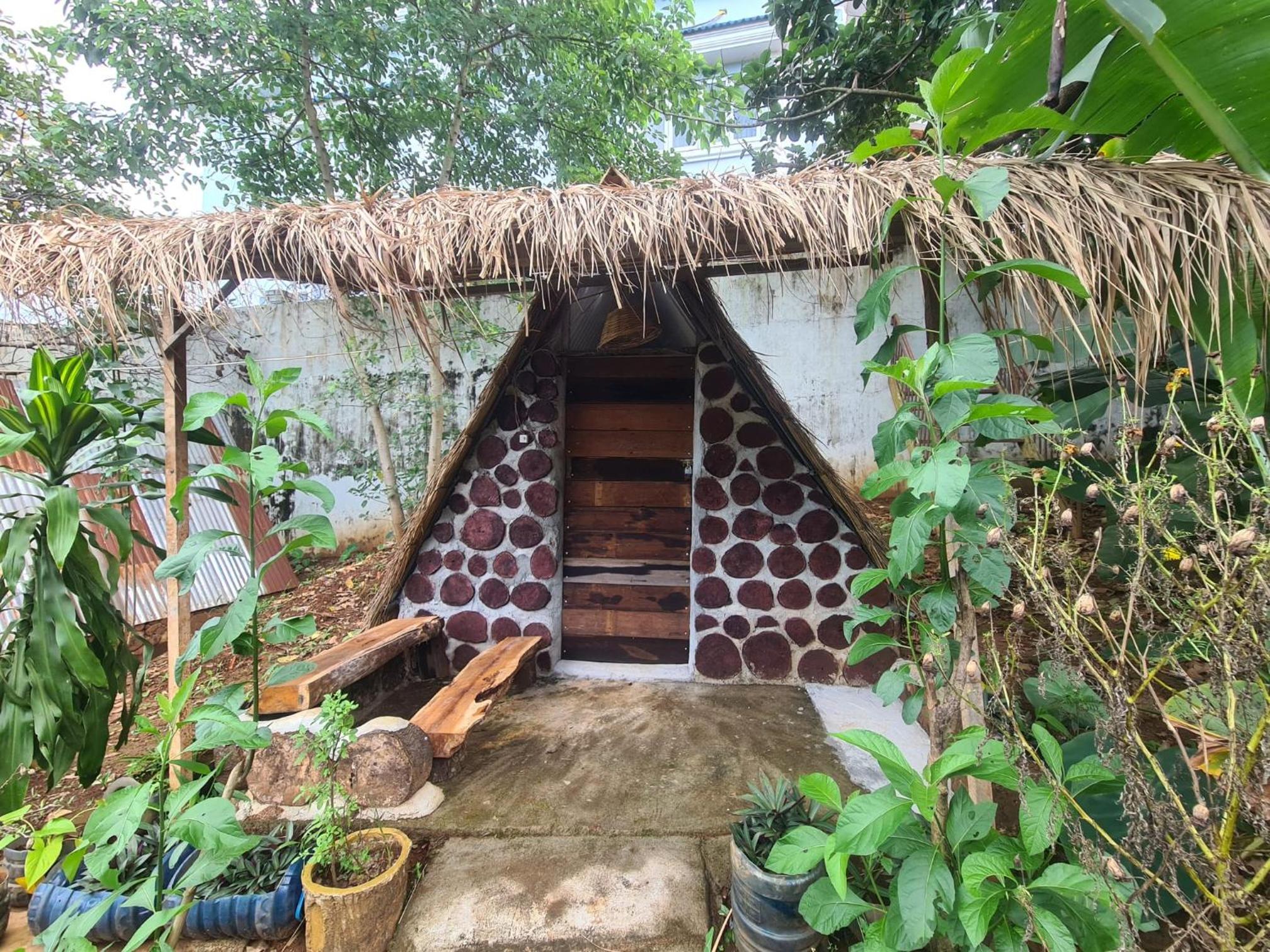 Backpacker Hostel and Jungle Trekking
