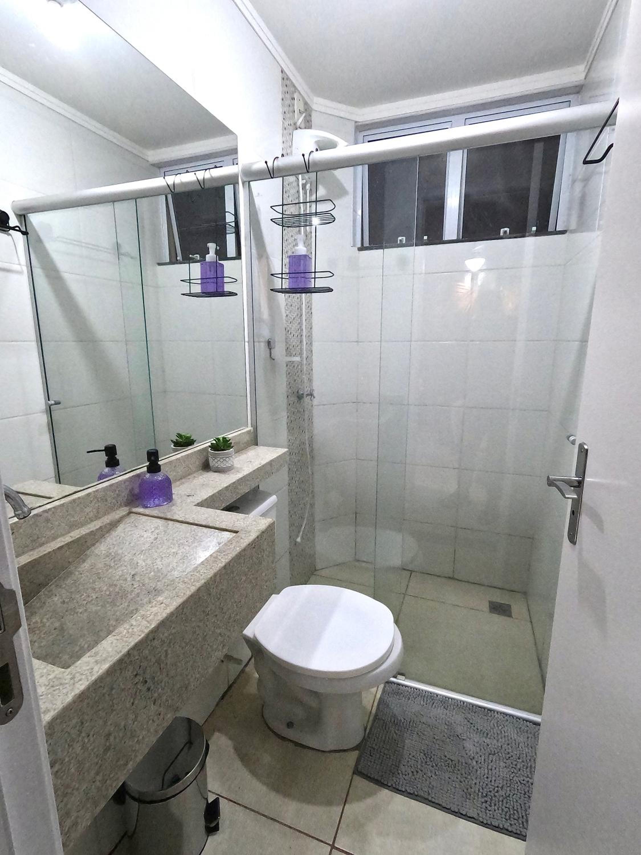 Novo Apto em Condomínio Fechado c/Ar e Elevador