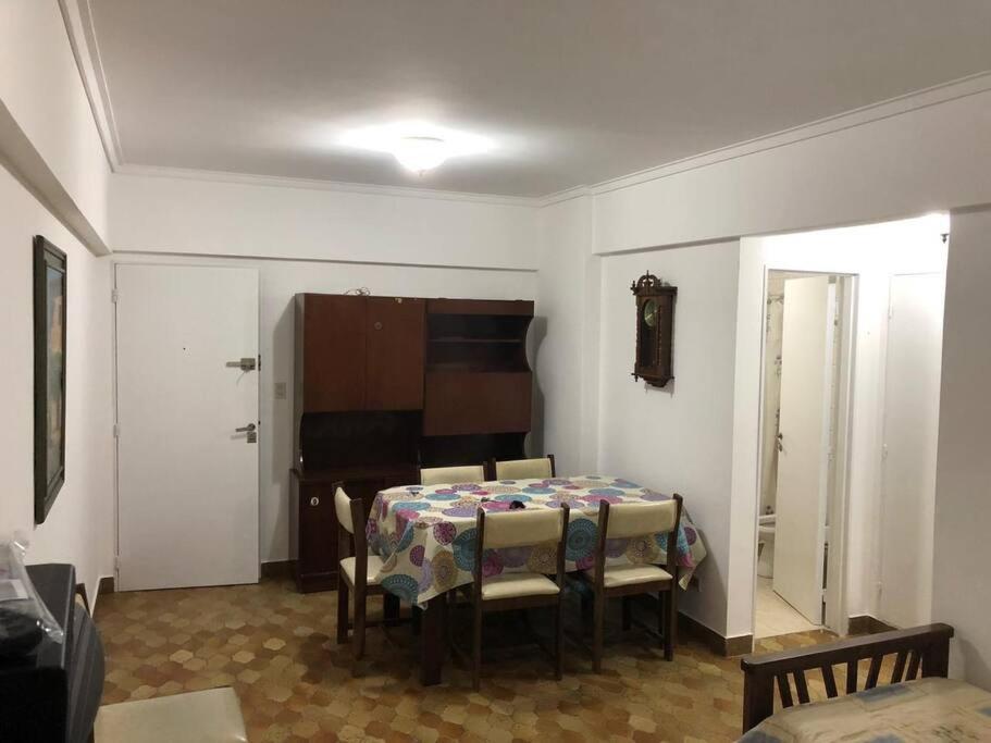 Ambiente céntrico con balcón