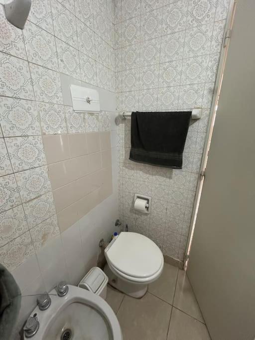 Ambiente céntrico con balcón