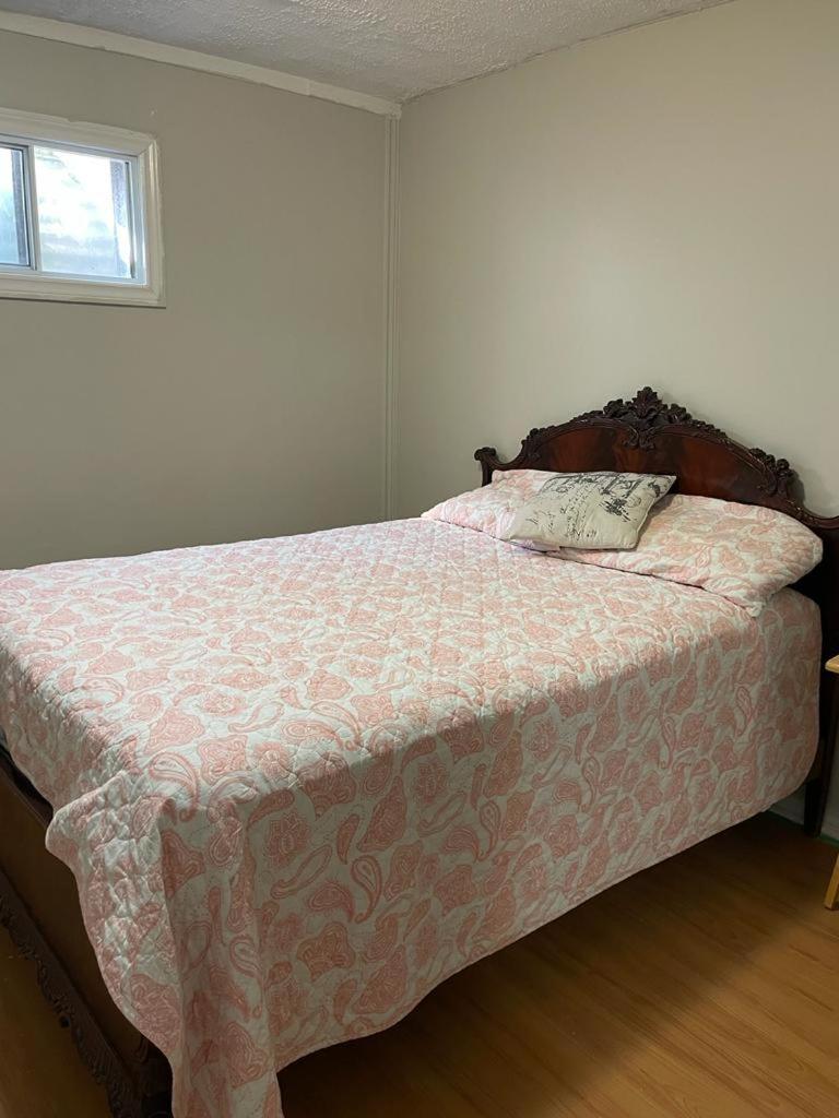 Bedroom with double bed