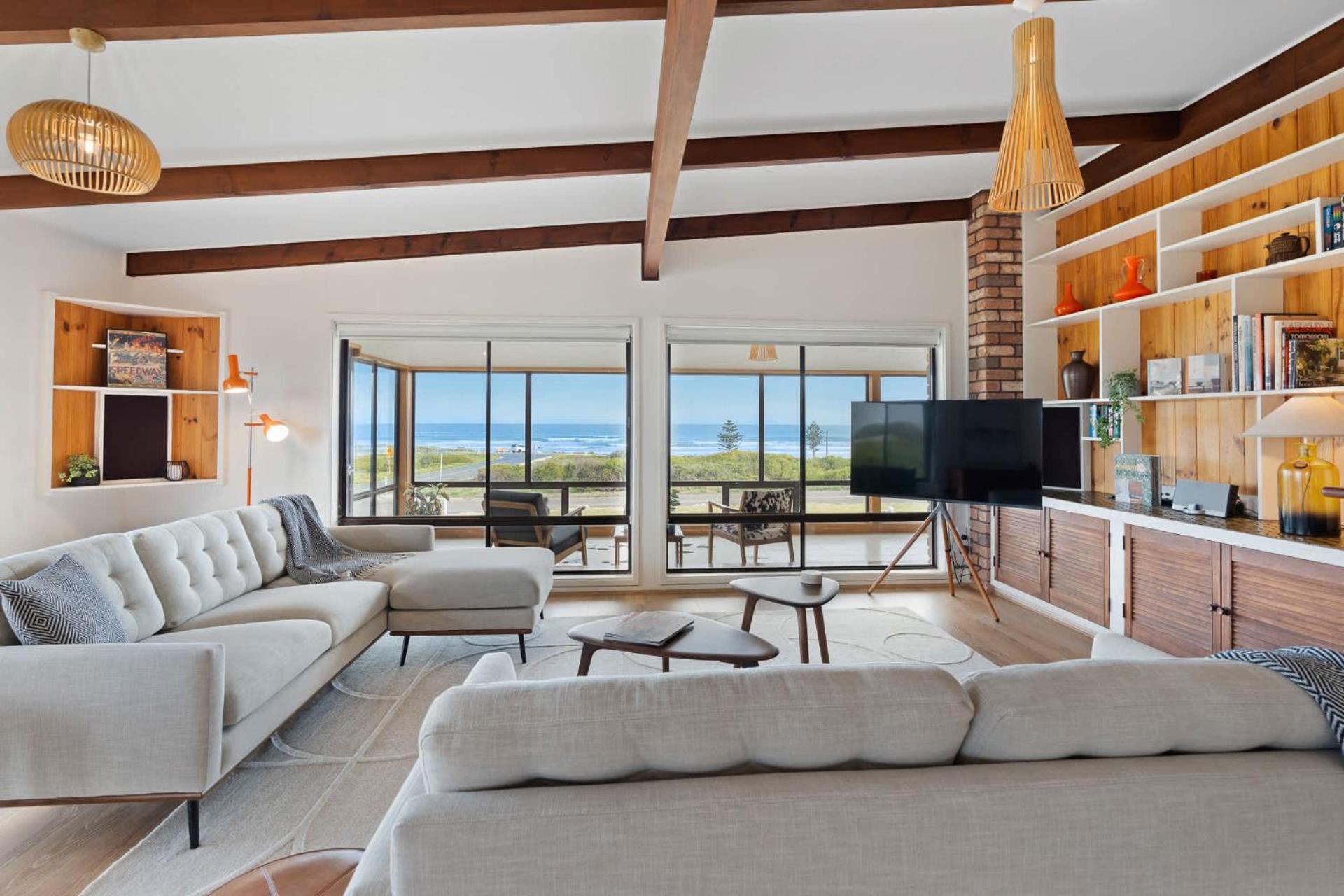 Ocean Oasis - Panoramic Sea Views - BYO Linen