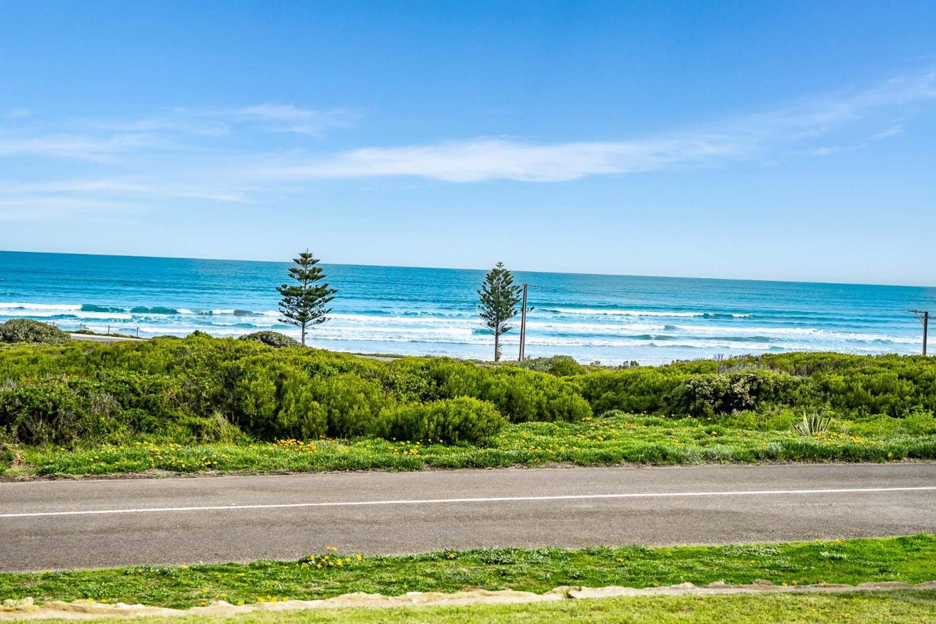 Ocean Oasis - Panoramic Sea Views - BYO Linen