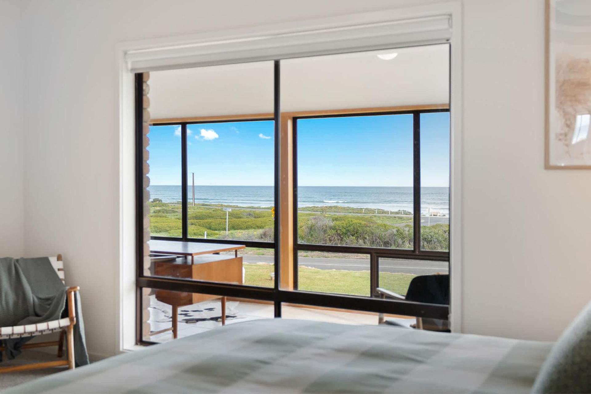 Ocean Oasis - Panoramic Sea Views - BYO Linen
