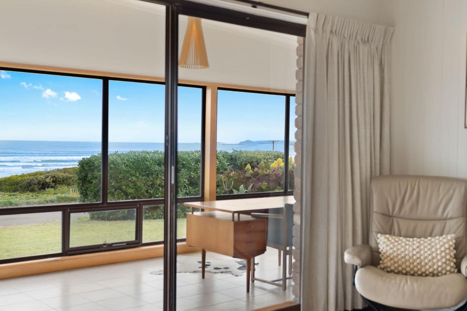 Ocean Oasis - Panoramic Sea Views - BYO Linen