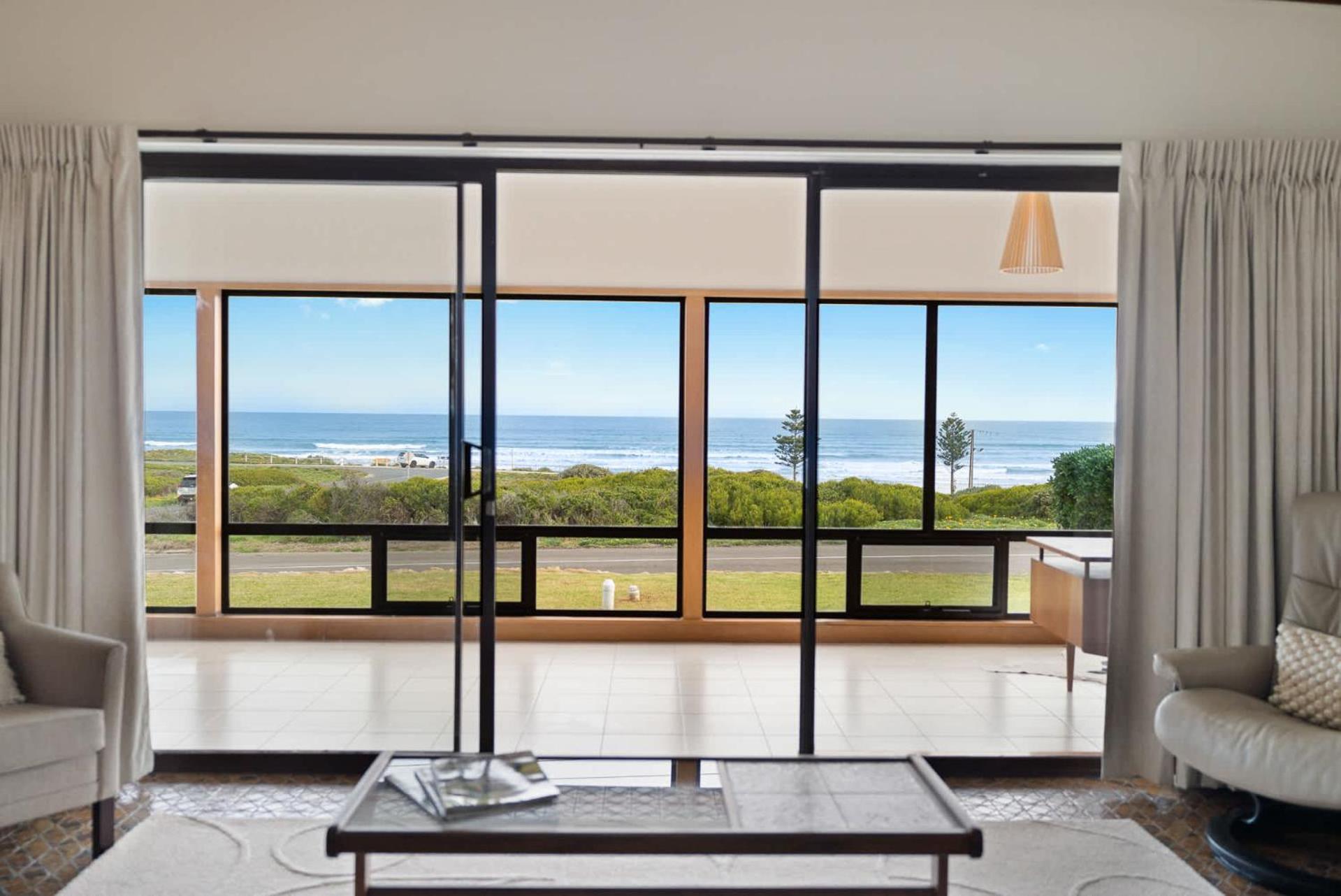 Ocean Oasis - Panoramic Sea Views - BYO Linen