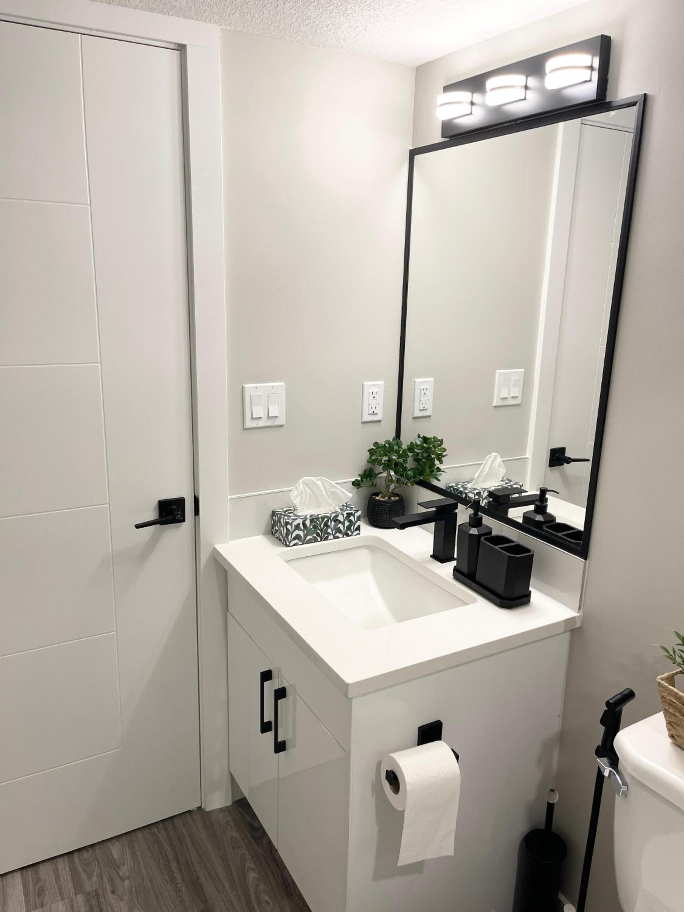 Luxury Living Entire Suite-Private