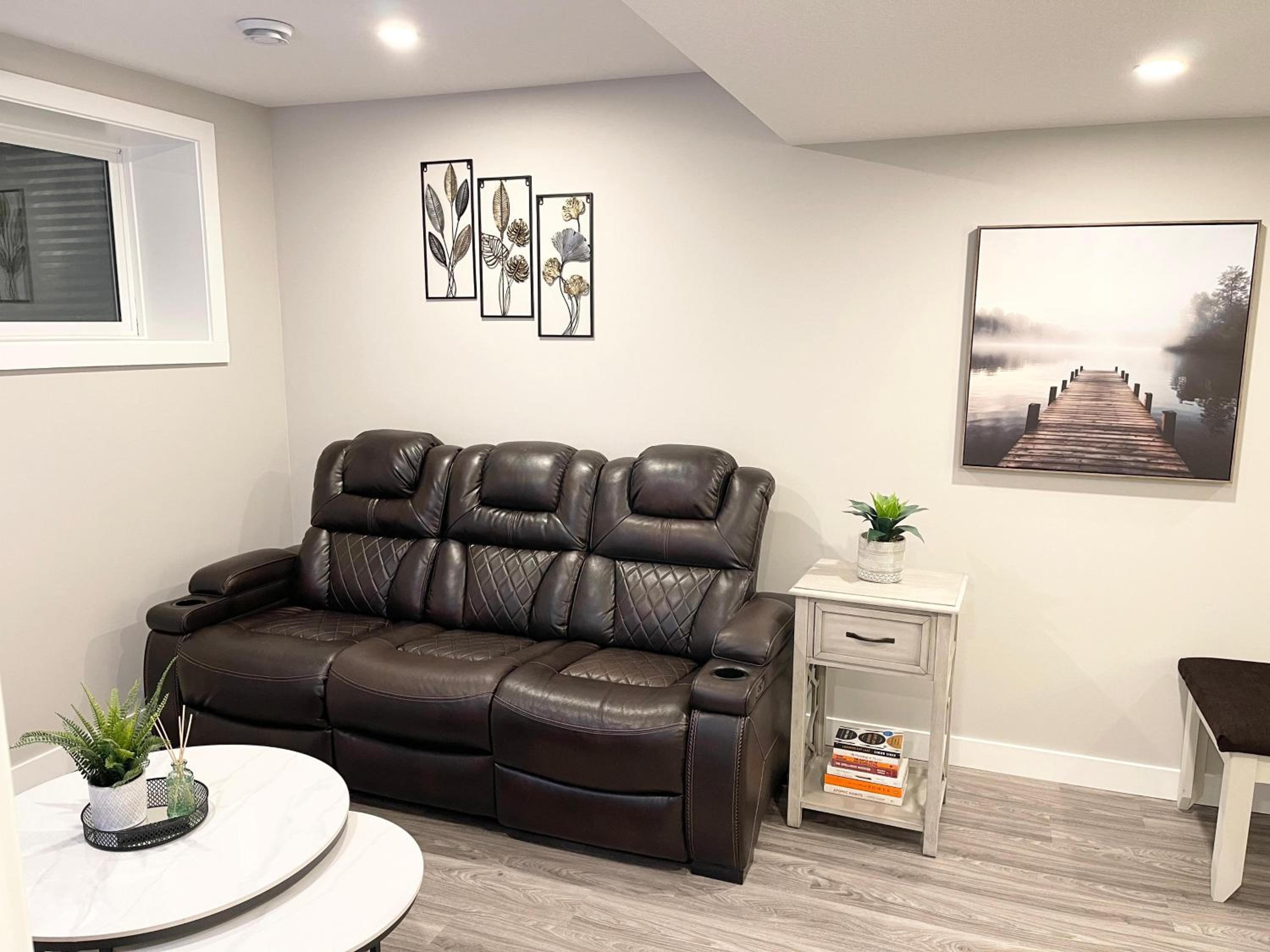 Luxury Living Entire Suite-Private