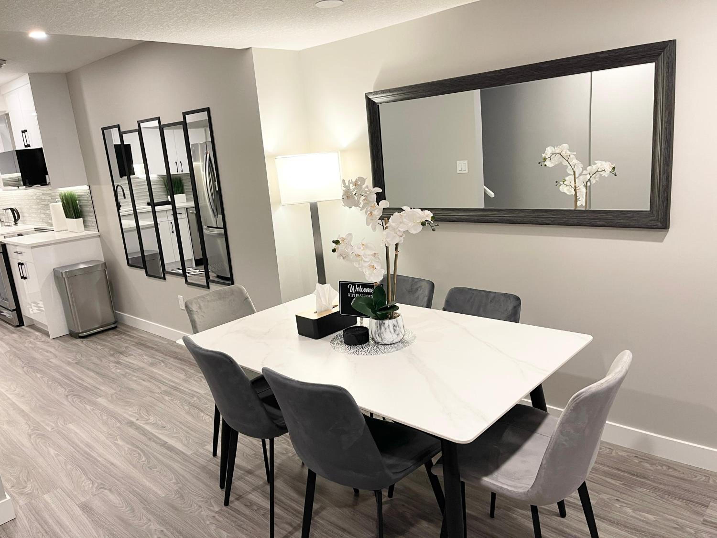 Luxury Living Entire Suite-Private