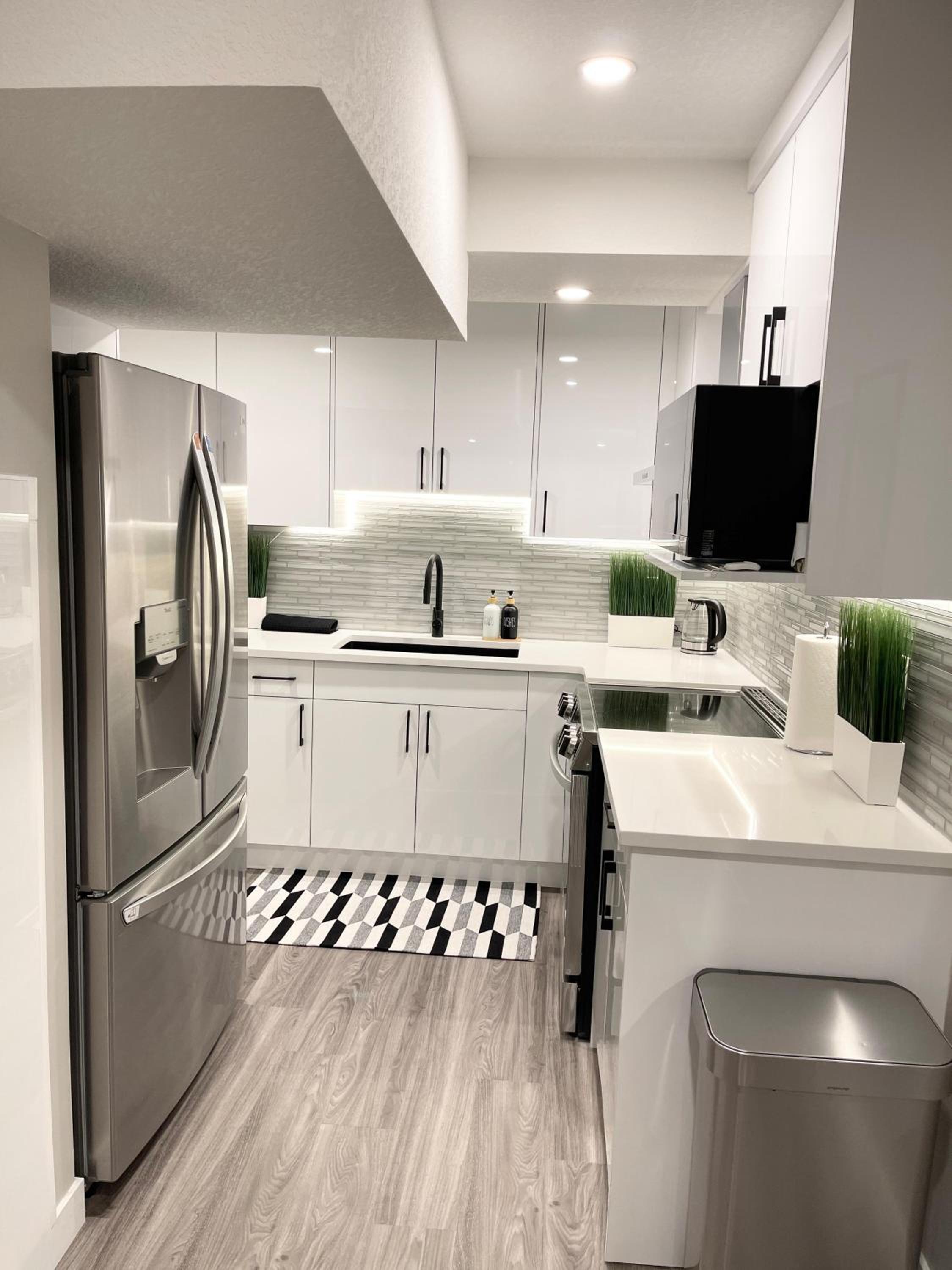 Luxury Living Entire Suite-Private