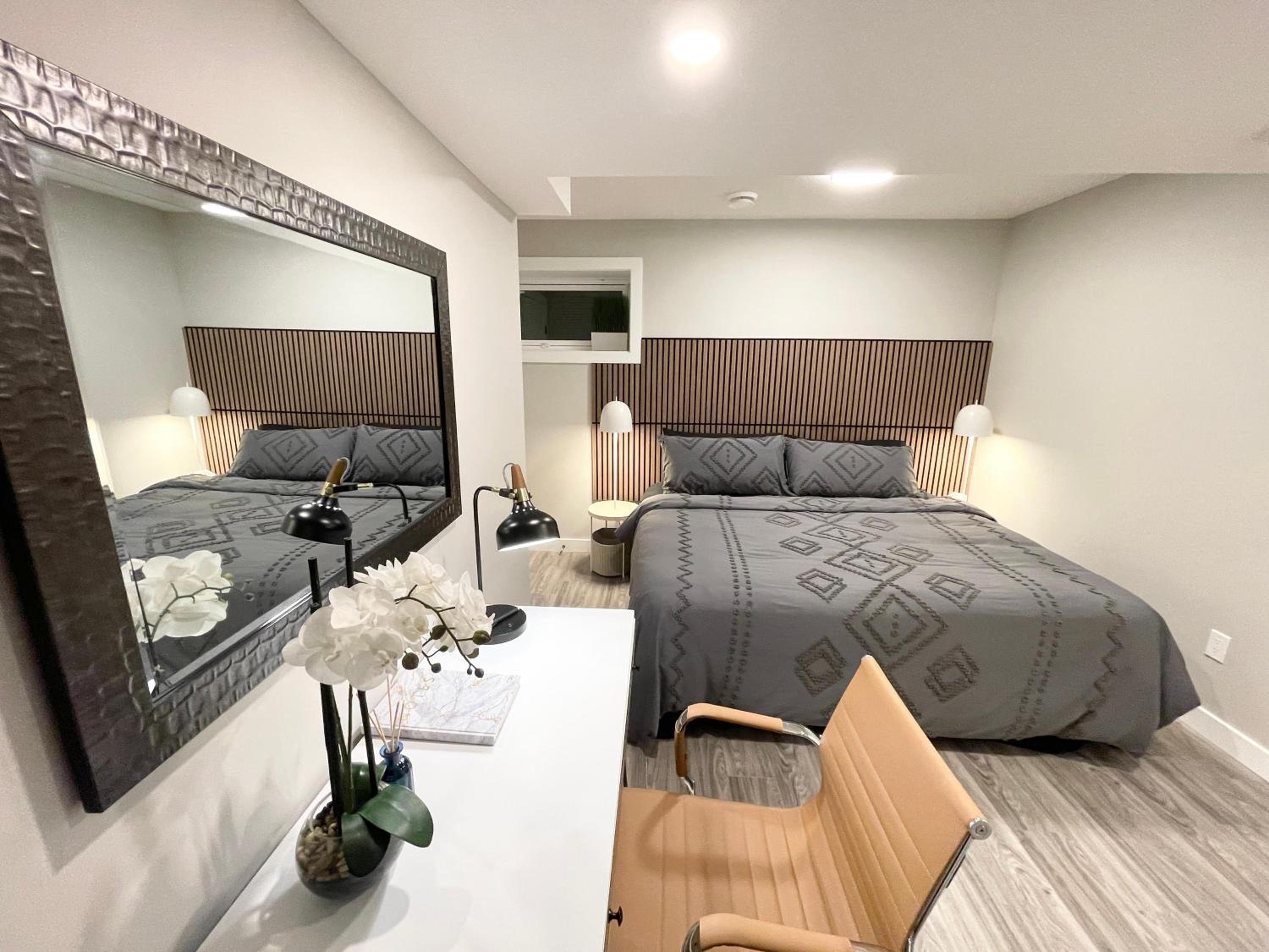 Luxury Living Entire Suite-Private
