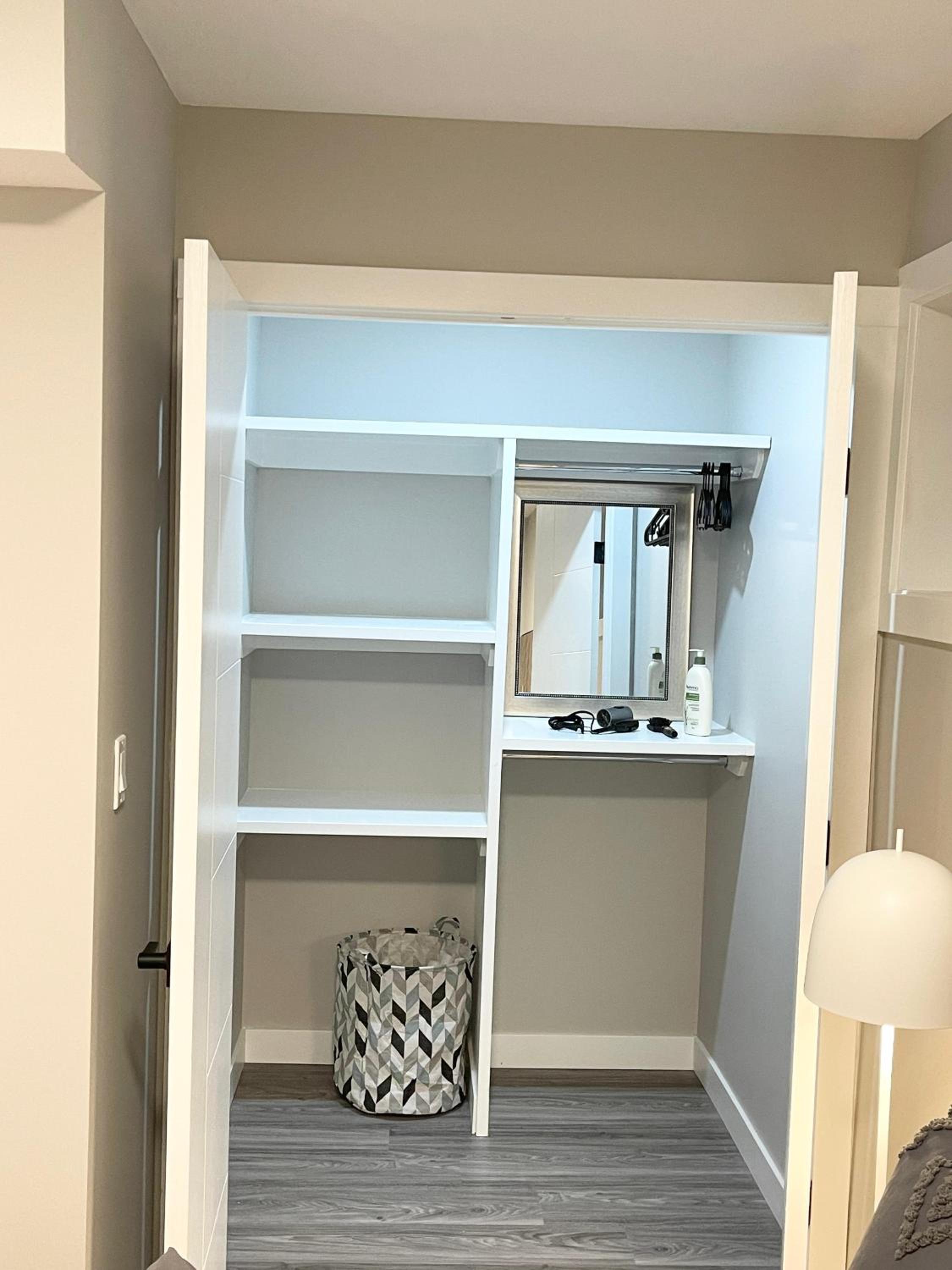 Luxury Living Entire Suite-Private
